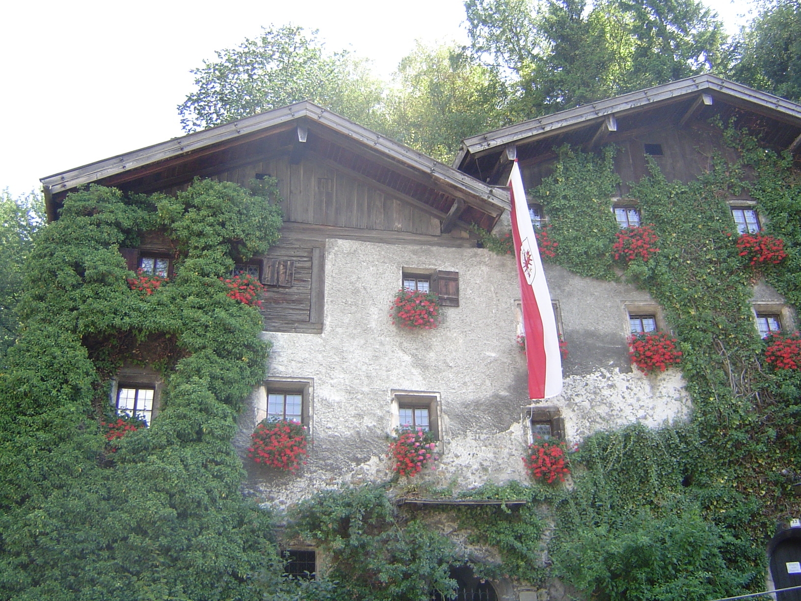 A house set into a cliff and now partly developed as a museum.