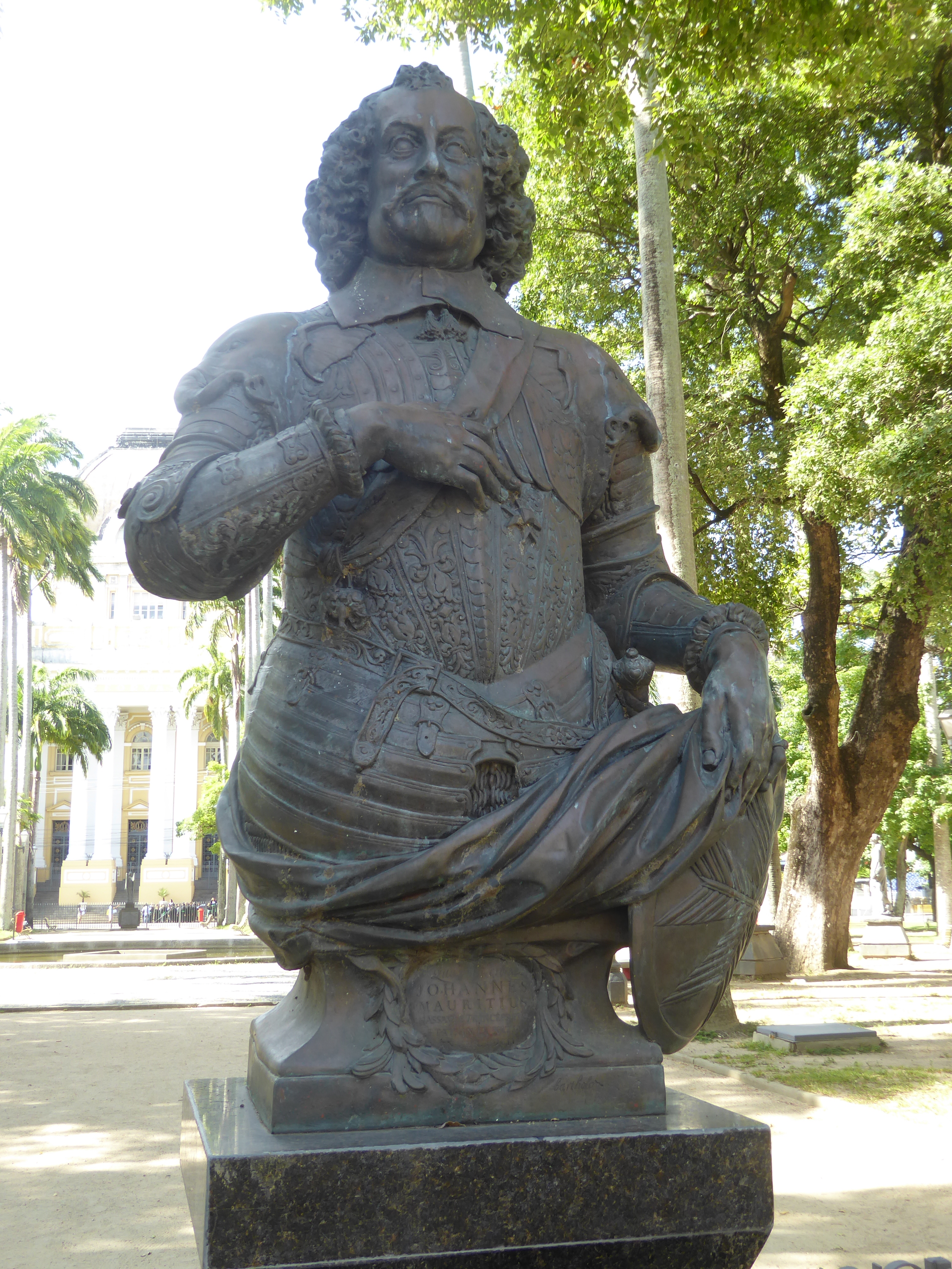 Here's Johannes Mauritius, Count Maurits of Nassau-Siegan, the Dutch governor of Pernambuco from 1637 to 1644. He sits in a block-square par
