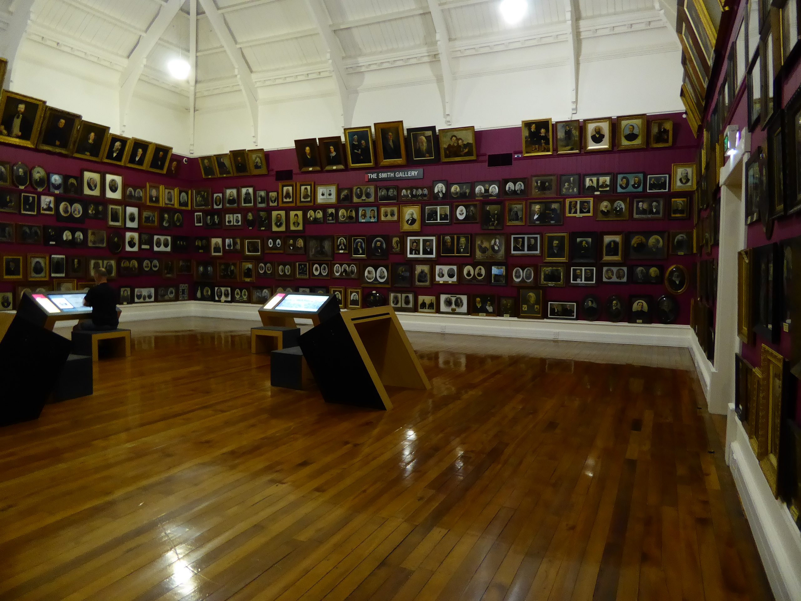 The museum was created by the Otago Settlers Association, established in 1898 to celebrate the 50th anniversary of Dunedin's settlement. Mem