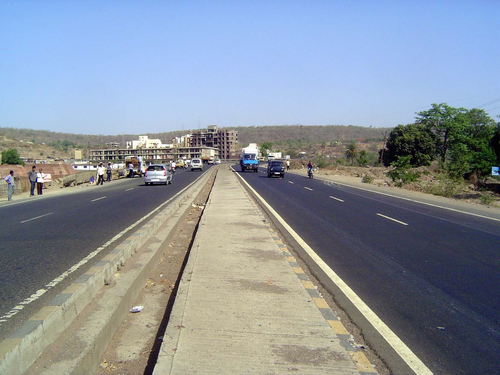 The same road, heading south to Bangalore.