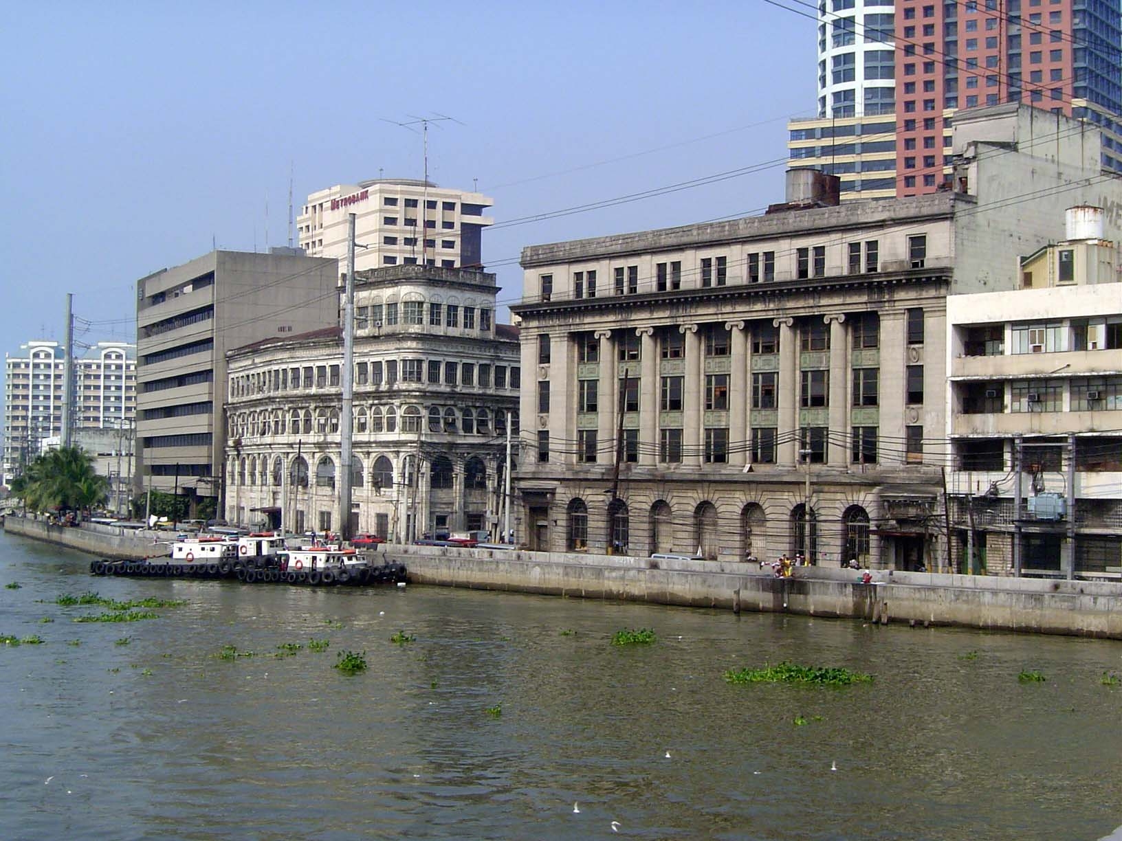 Chinatown, or Binondo, was for a long time the nation's financial center. It's no coincidence: the Spanish encouraged Chinese settlement, an