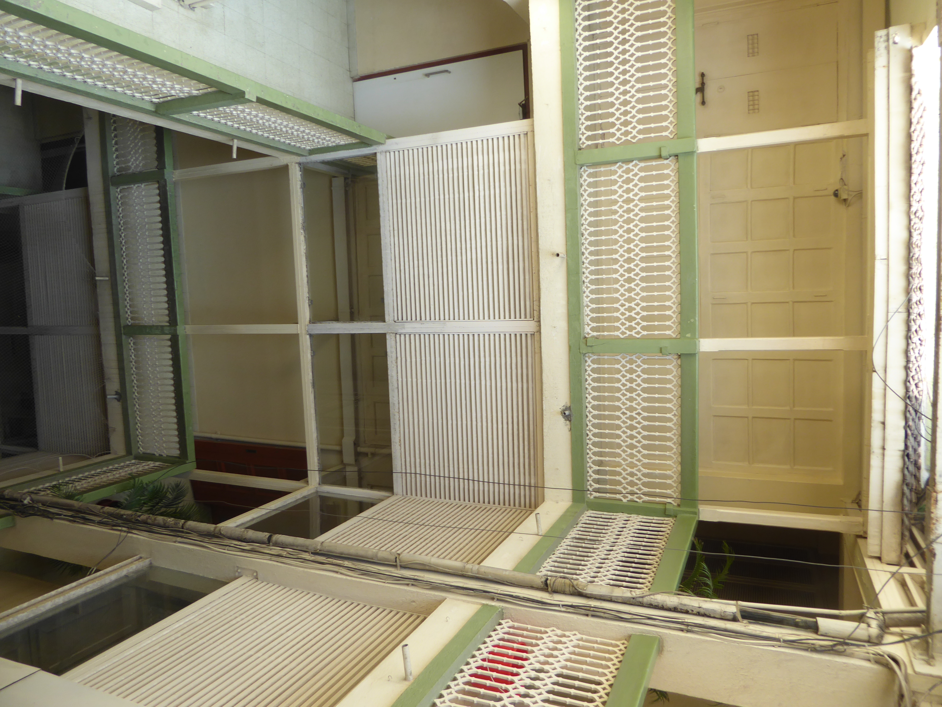 An interior airshaft doesn't bother with the Italian mood.