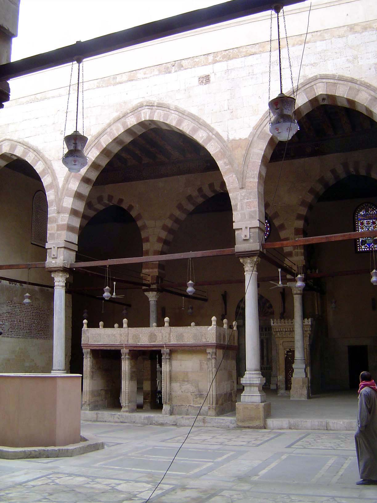 Mihrab and dikka.