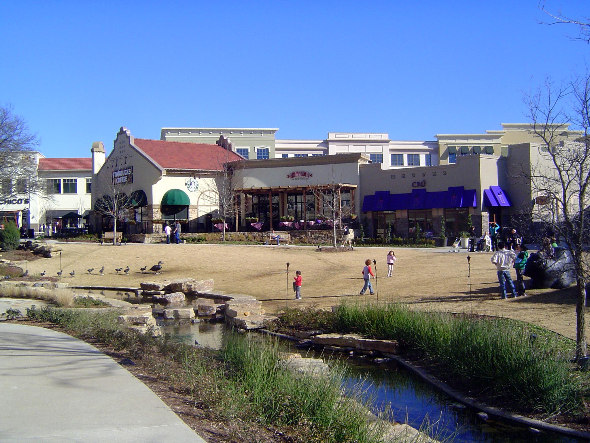 The same creek, this time looking back toward the commercial area. Think the water recirculates? I'm betting that the answer is yes.