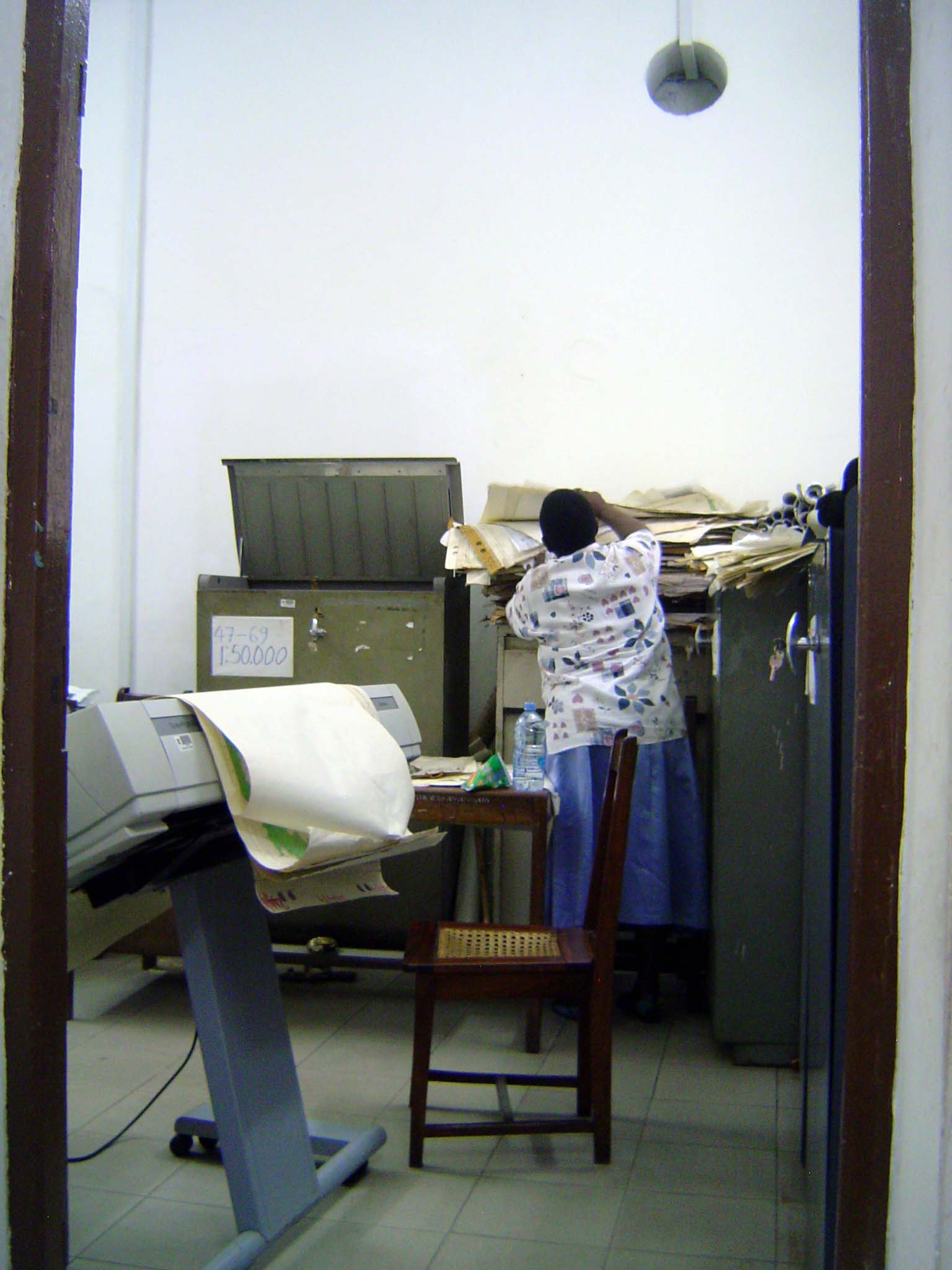We're looking for a map of Dar es Salaam, but only an office copy can be found.