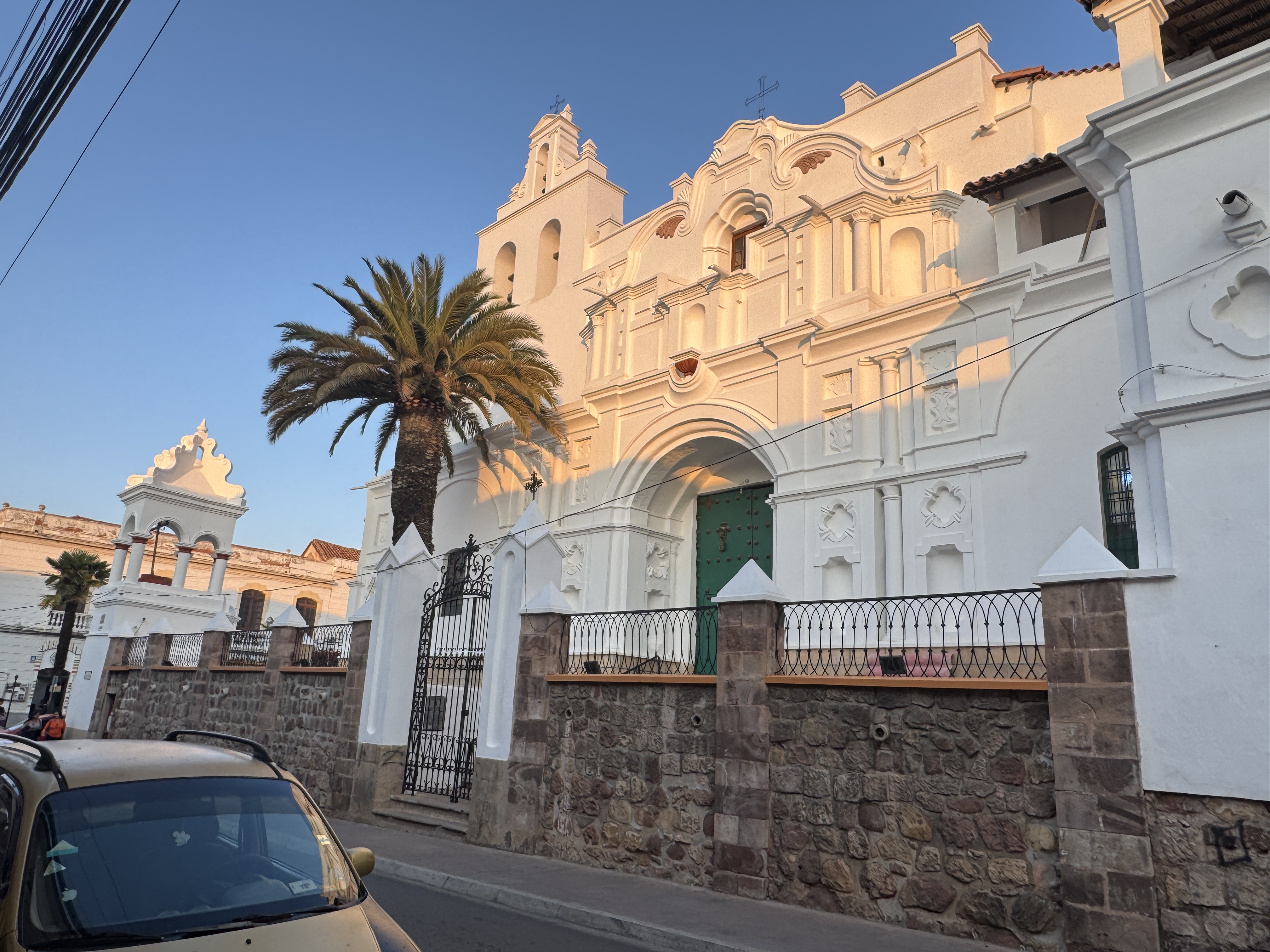 UNESCO praises several other Sucre churches, including this one, Santo Domingo.  I still don't see the "blending" of New and Old worlds.