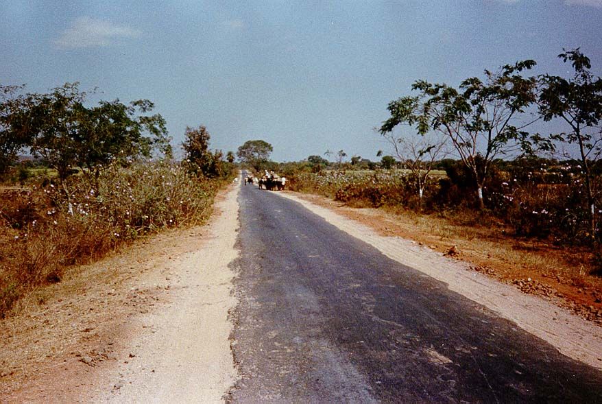 A typical British-built highway, not as broad as some but certainly better than many. This is from the Gurgaon District, just south of Delhi