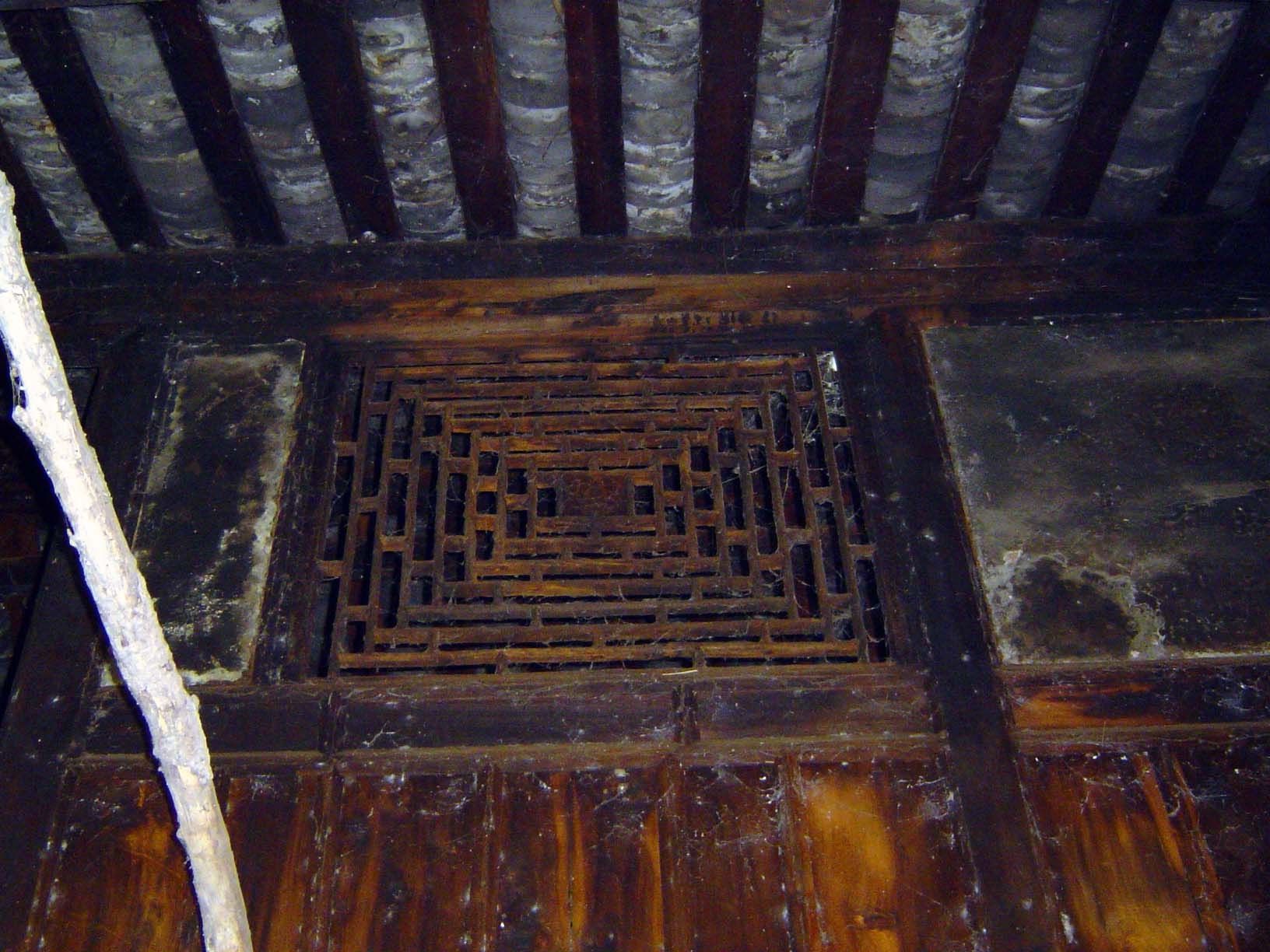 Construction detail, with metal grate.