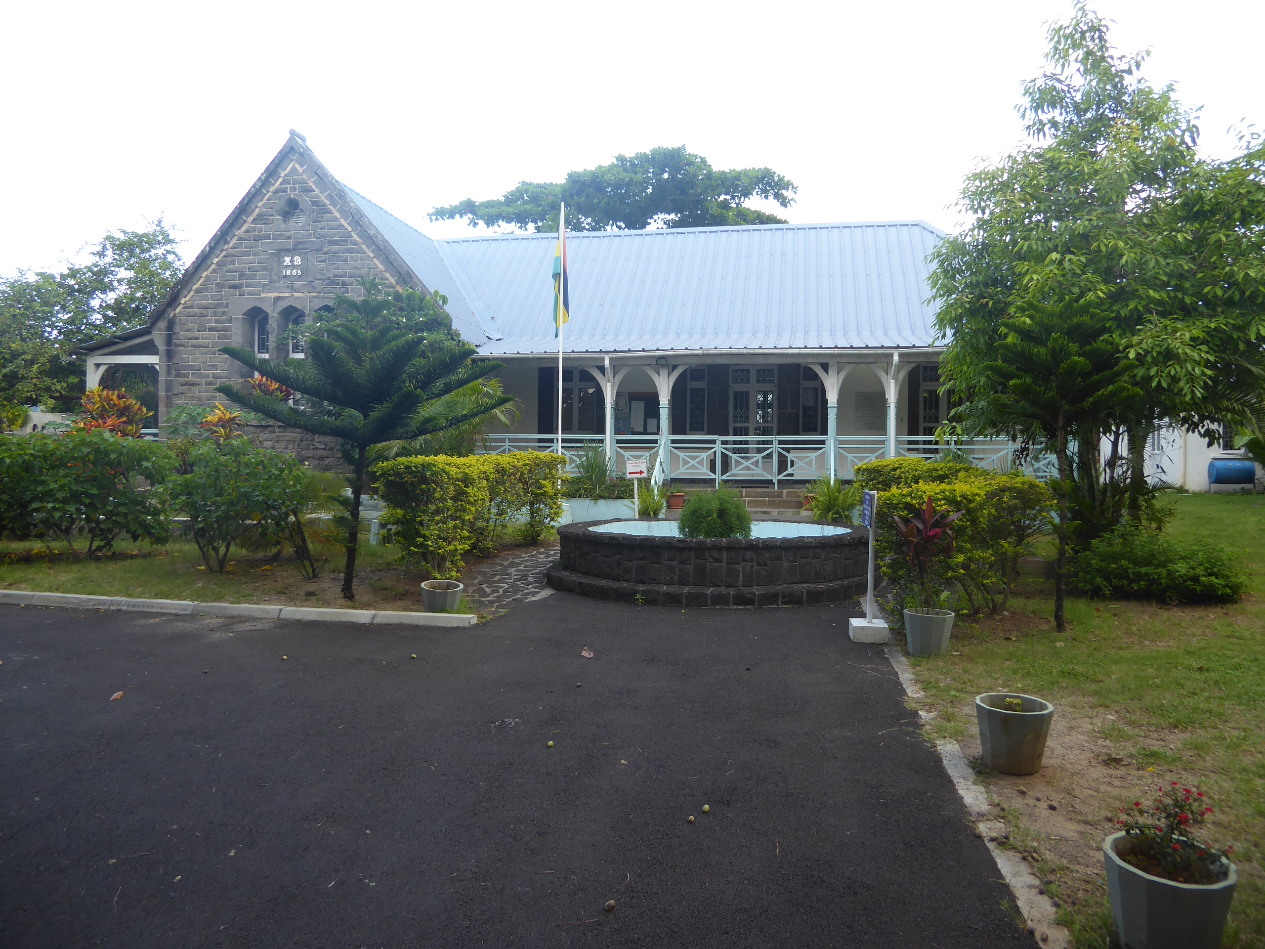 There's not much old stuff here. One exception is this building from the 1860s, now one of the island's half-dozen public libraries but orig