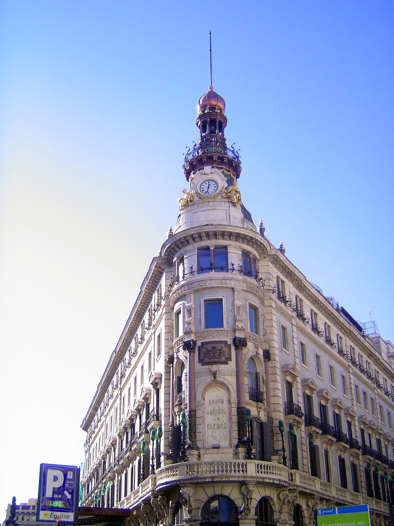 The Banco Español de Credito, or Banesta, was completed in 1891 as the "Palacio de la Equitaiva" for the insurance company of that name. Bef