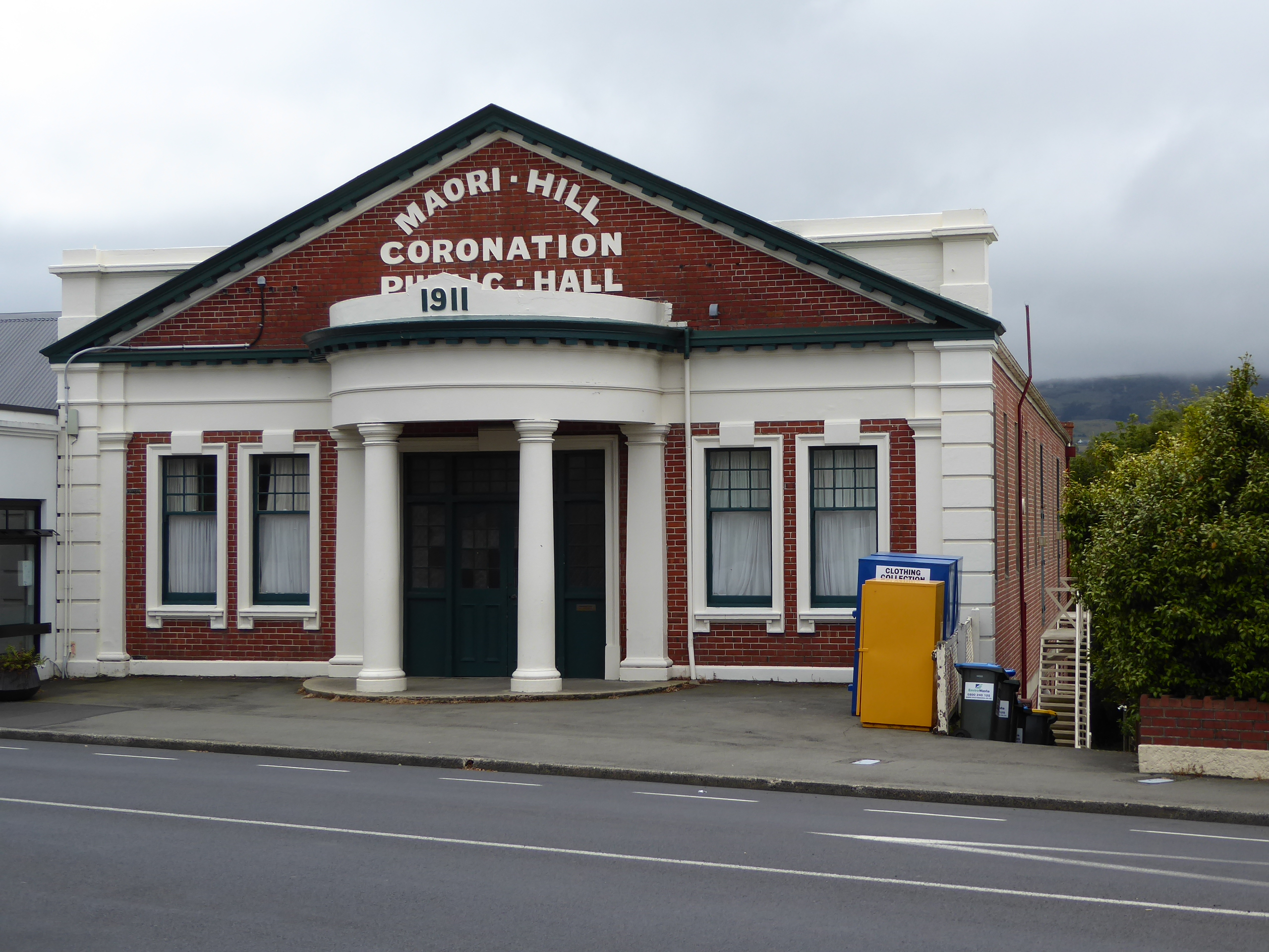 A public hall whose name recalls the coronation of his successor.