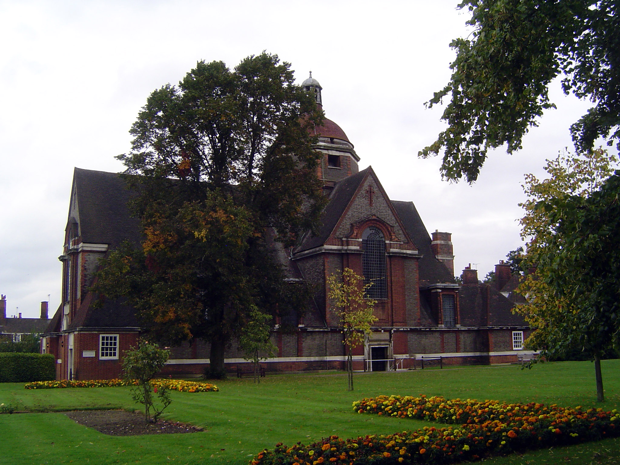 Geometrically, the focal point of the suburb is a park called the central square, with churches on two sides and a school on the third. Shop