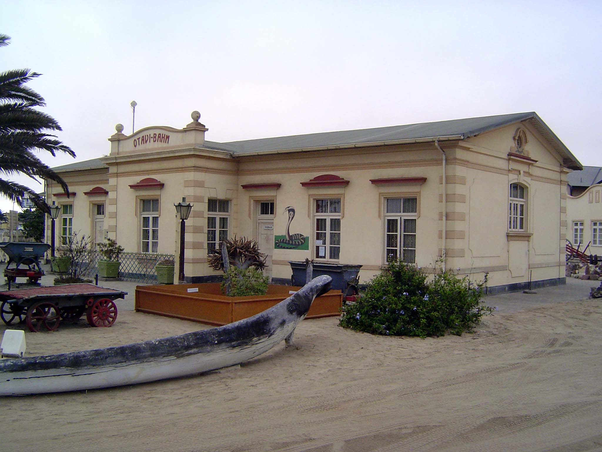 The comparatively humble station of the Otavi Railway, which between 1906 and 1914 carried copper ore 567 kilometers from Tsumeb, in the nor