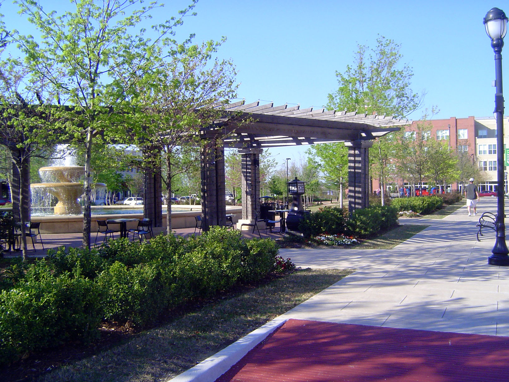 Time to move on: here's the contemporary American imitation of urban life. We're in Garland, on the east side of the metro. This is Firewhee