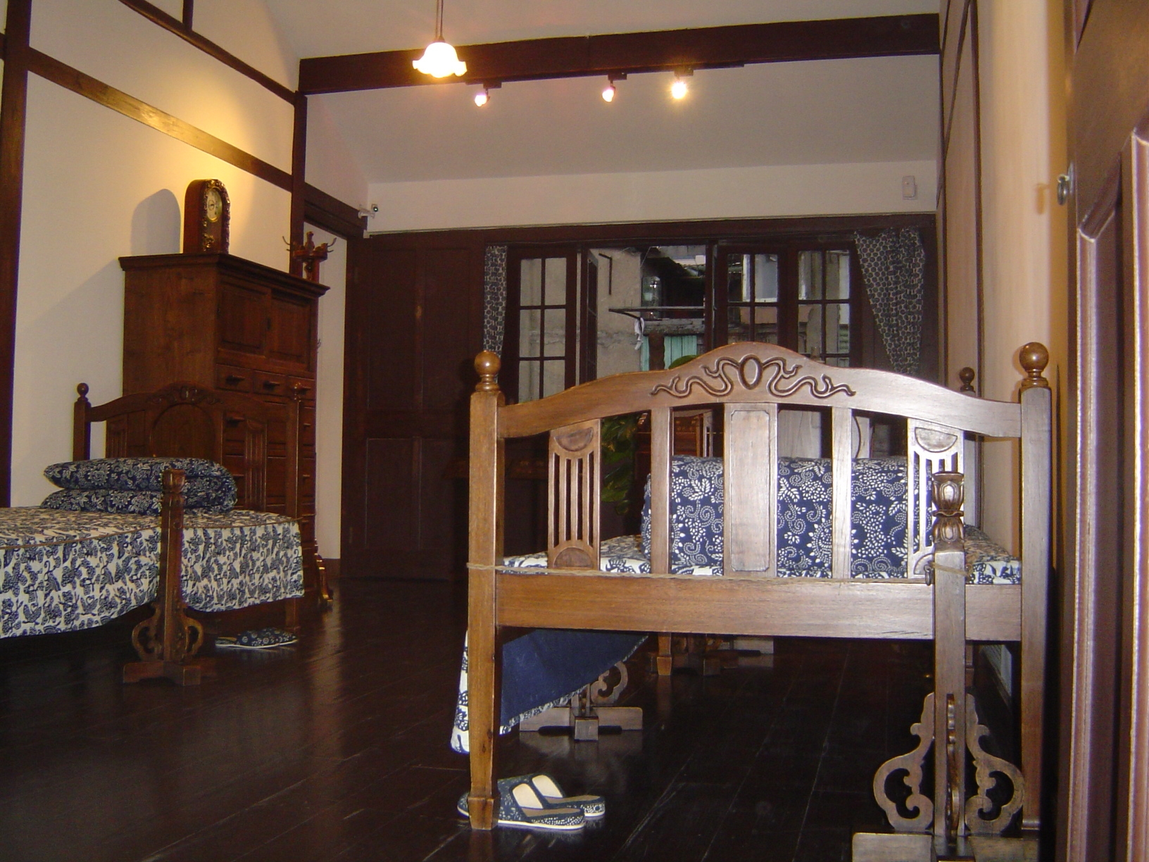 Upstairs bedroom.