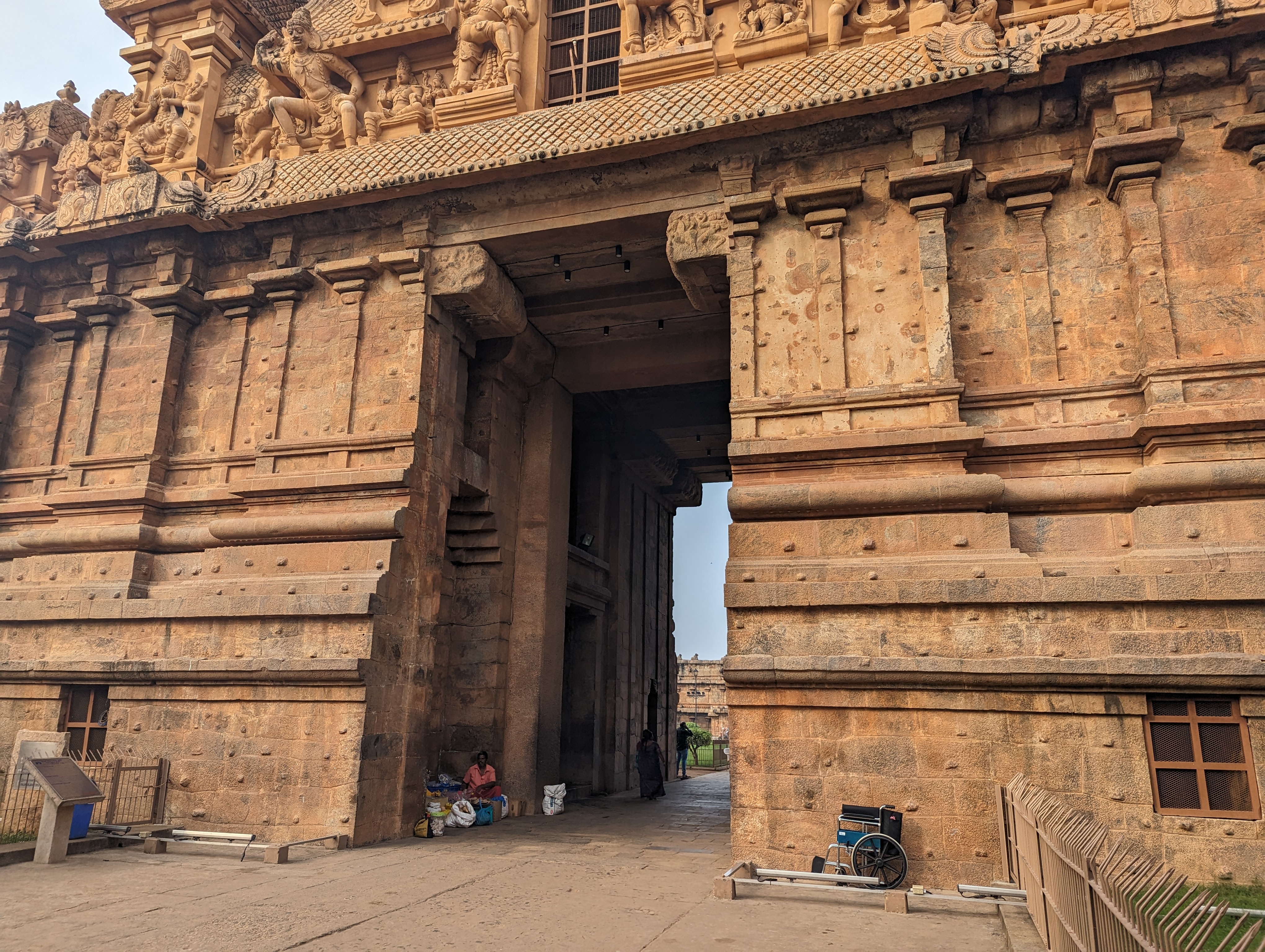 Welcome to the Big Temple.   That's a rough translation of the variously spelled Brihadisvara Temple, "the temple of the giant lord."  We ca