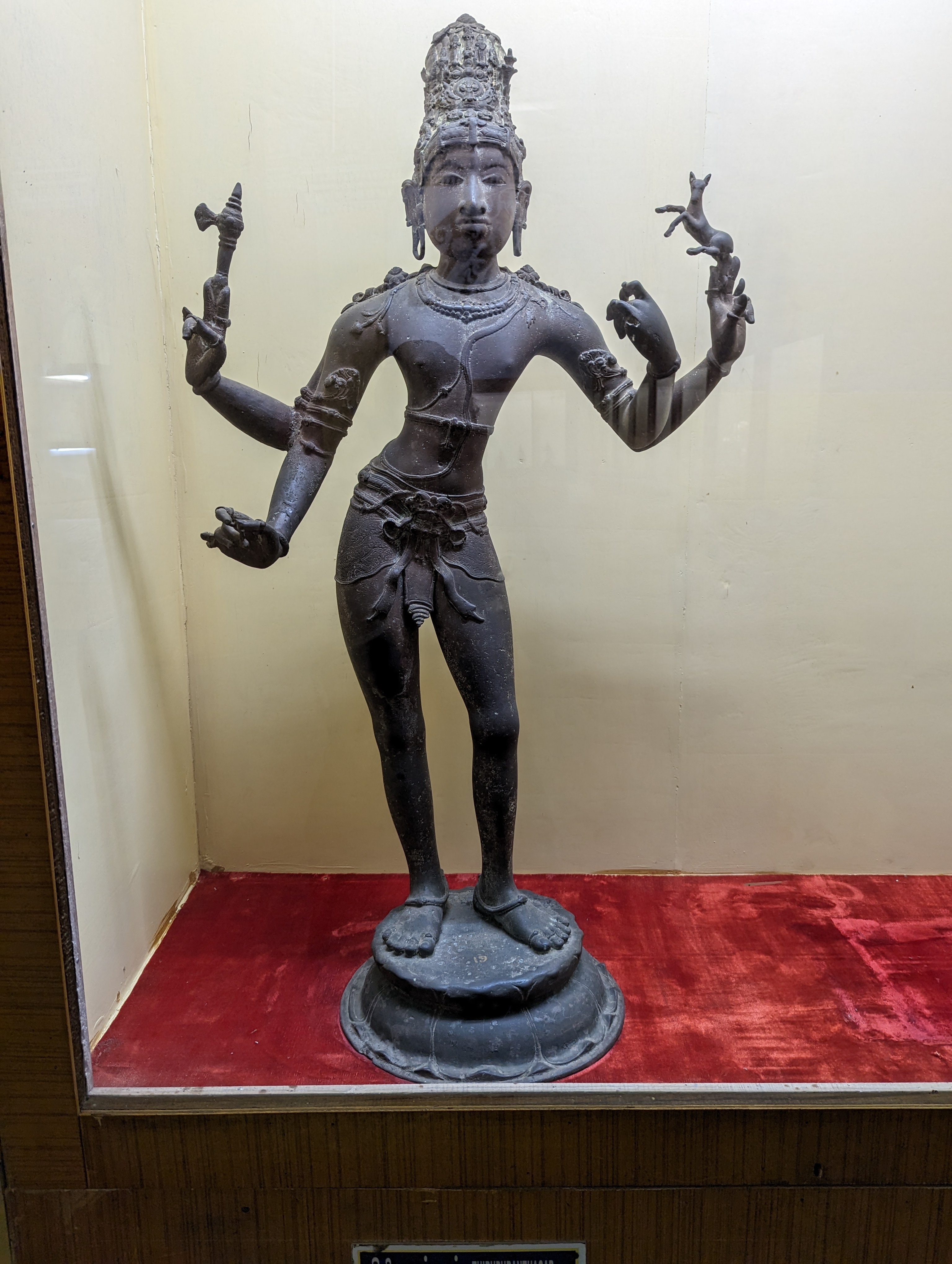 Somewhere in the dynastic genes of the dynasties ruling Tanjore, there was an appreciation for beautiful things like this elegant bronze Shi
