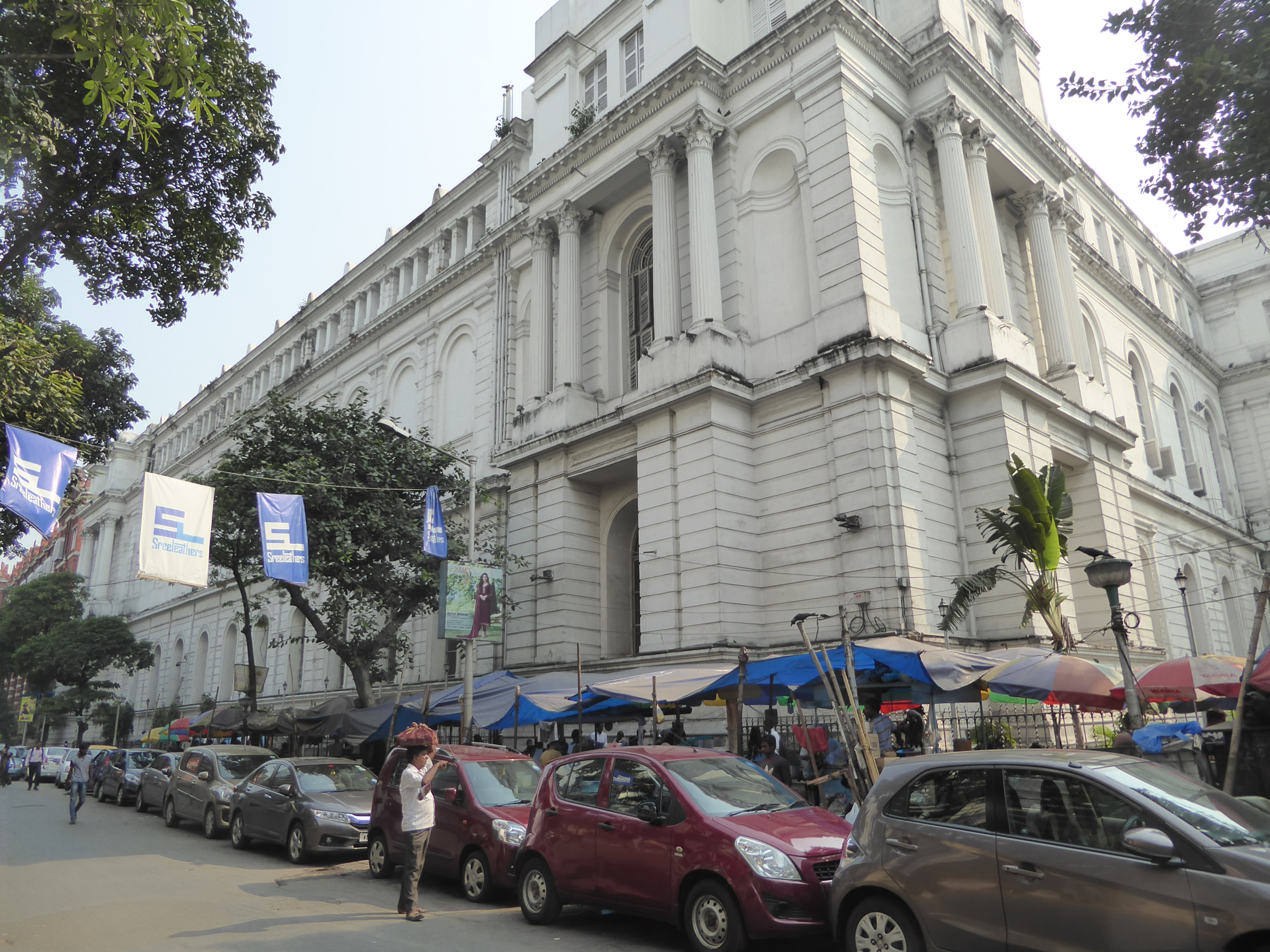 Back on Chowringhee, here's the huge bulk of the India Museum, a Walter Granville design executed in 1875, shortly after his death. Straight