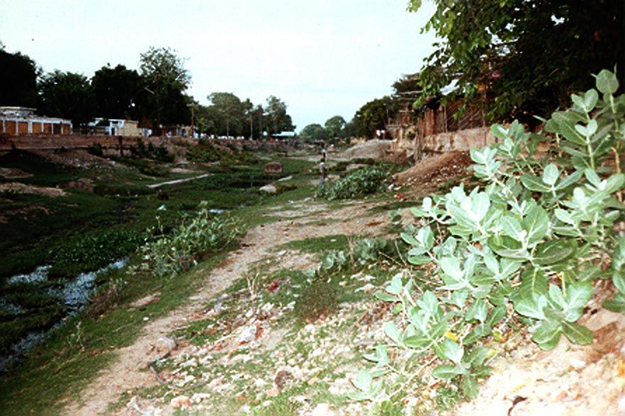 At Kanpur, the canal empties into the Ganges, where boats were once intended to pass from the canal to the river. They never did, and much o
