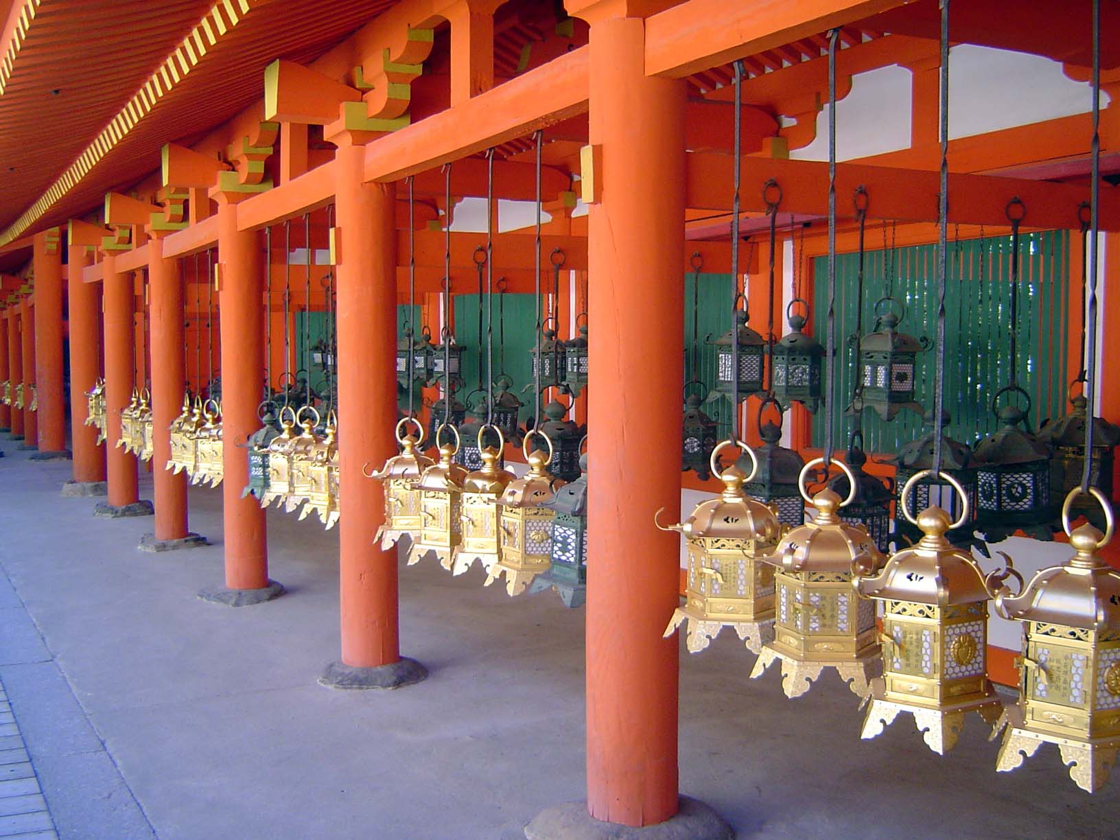 We're now close to the gallery with the shrines themselves.