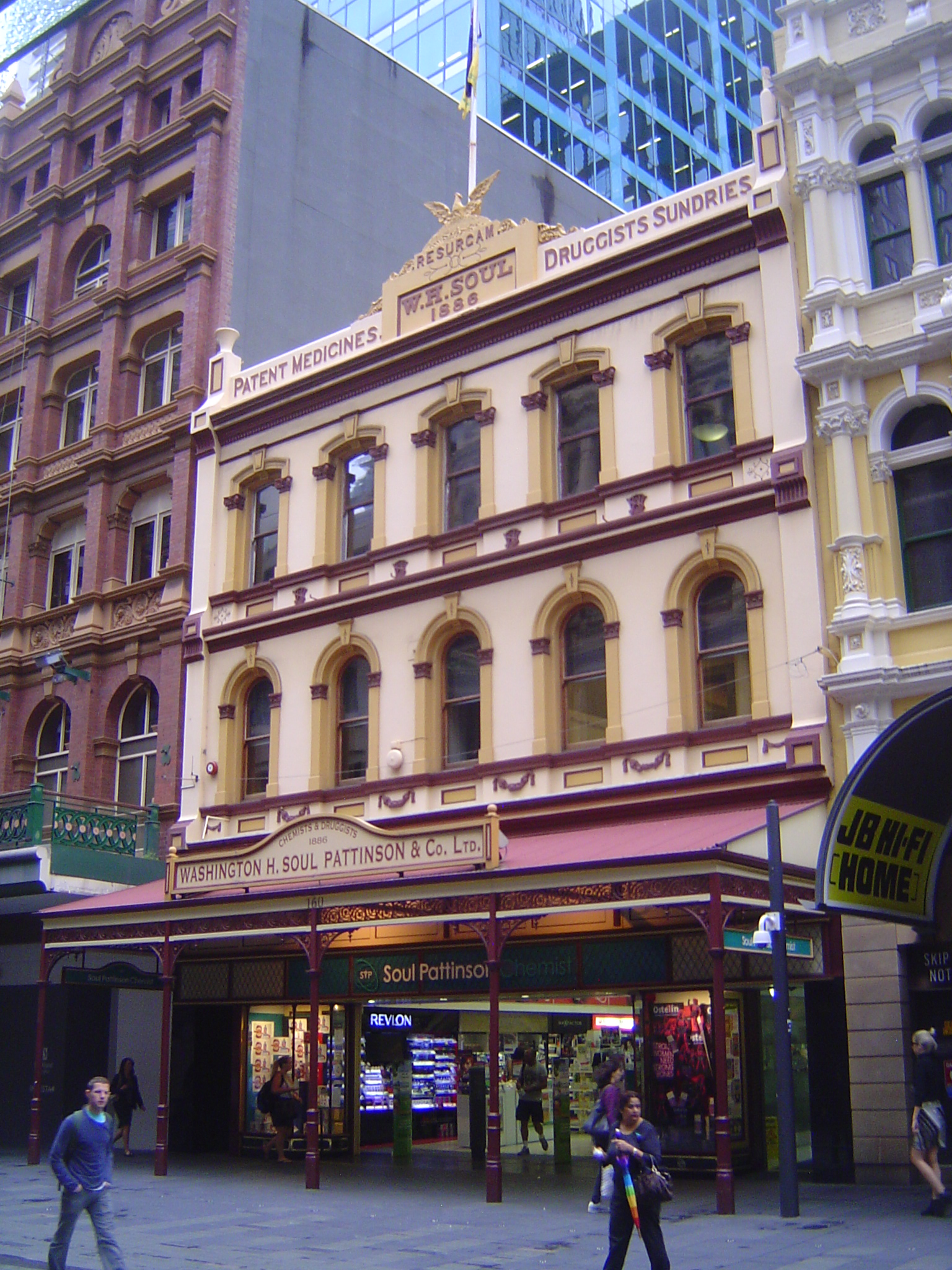Enough gravitas. Here's the Soul Pattinson Building, built by one Washington H. Soul Pattinson to sell patent medicine. When new, in 1887, i