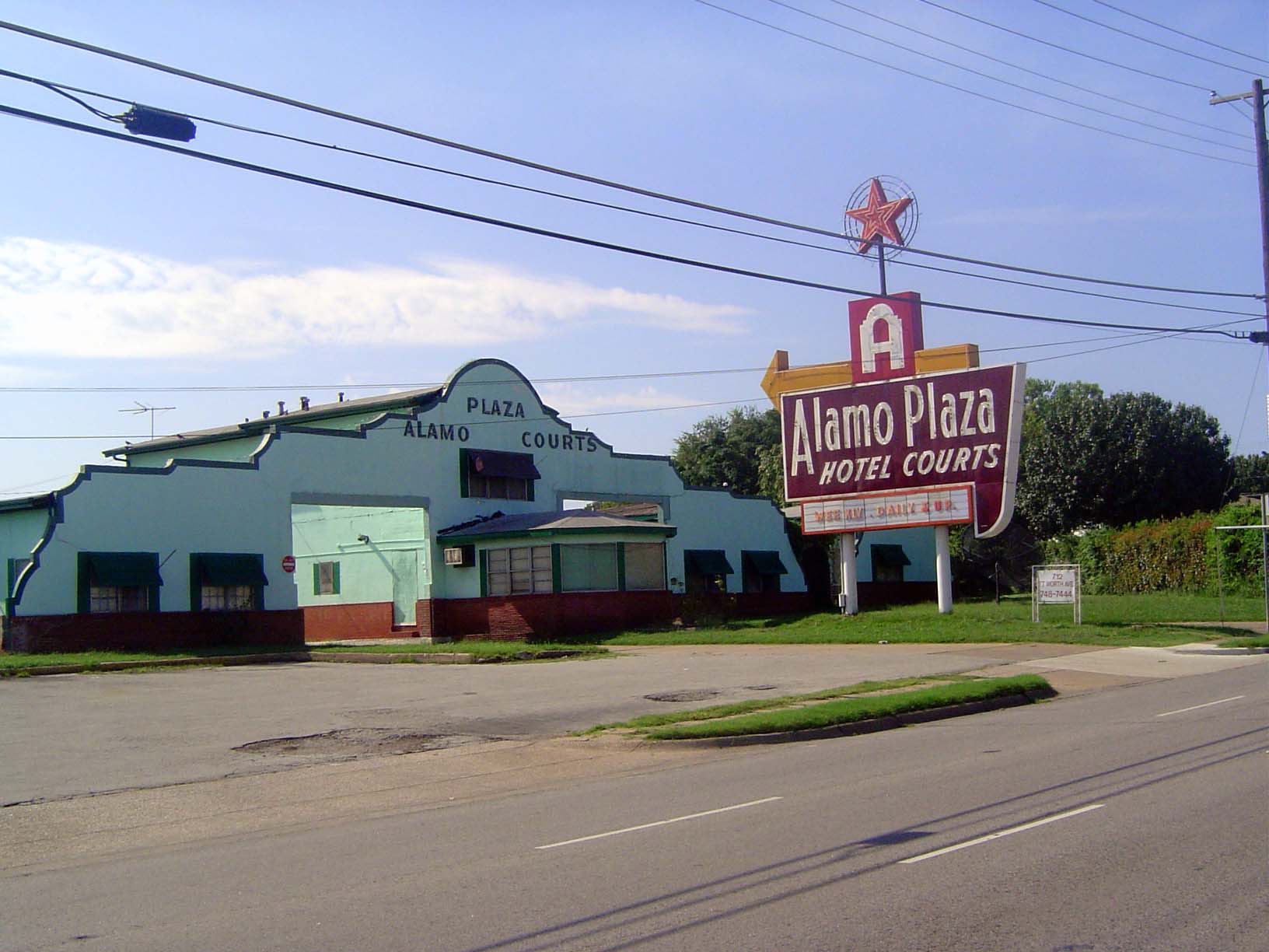 The periphery of downtown has suffered, with the exception of the prosperous north side. Here: a motel on U.S. 80 a mile west of downtown.