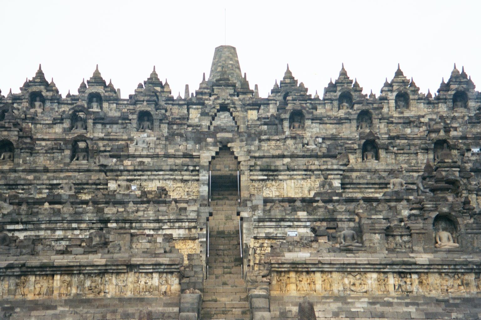 Early in the morning, you can escape the groups not yet arrived from Yogyakarta. You can make out not only the summit pagoda but the set of