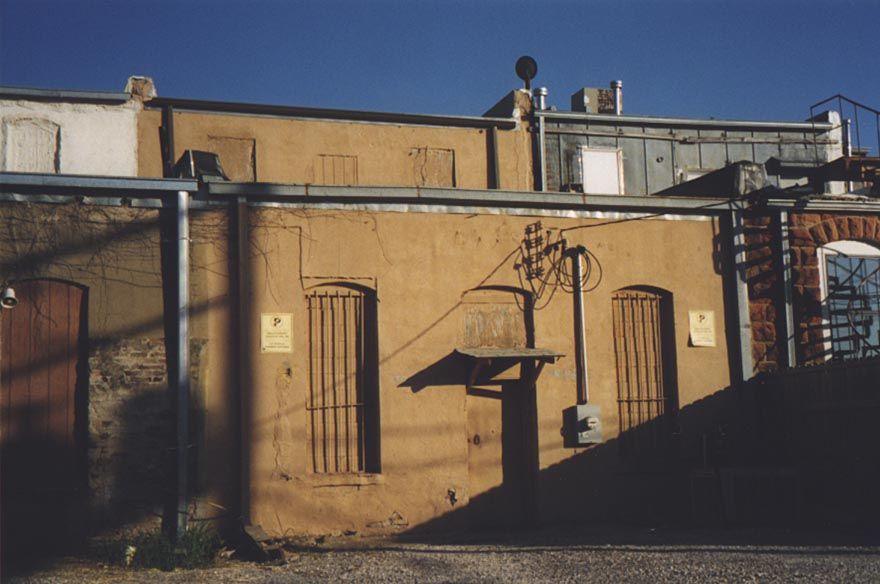 An alley view of the same 200 block of East Main. The double-decking was only an office deep.