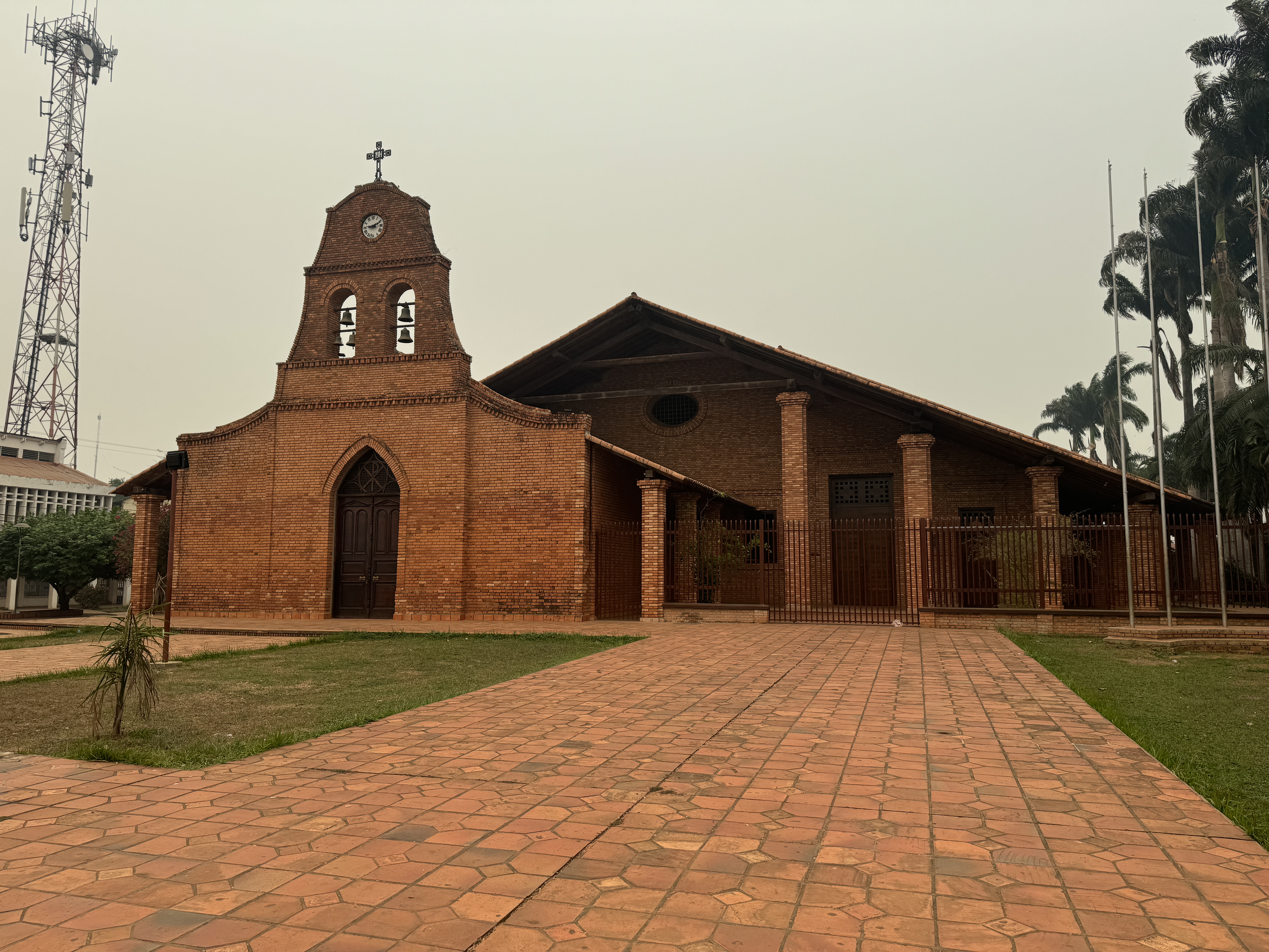 Only a couple of blocks from the Tahuamanu, a newish church borders the town's plaza.  I was surprised that it was closed Sunday morning, bu