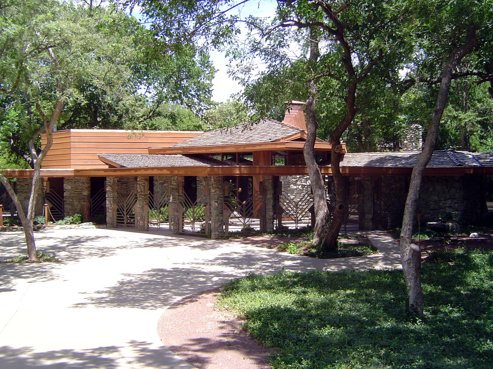 3309 Oak Hollow, with 2,600 square feet, was built in 1966 and sold in 2005 for $240,000.