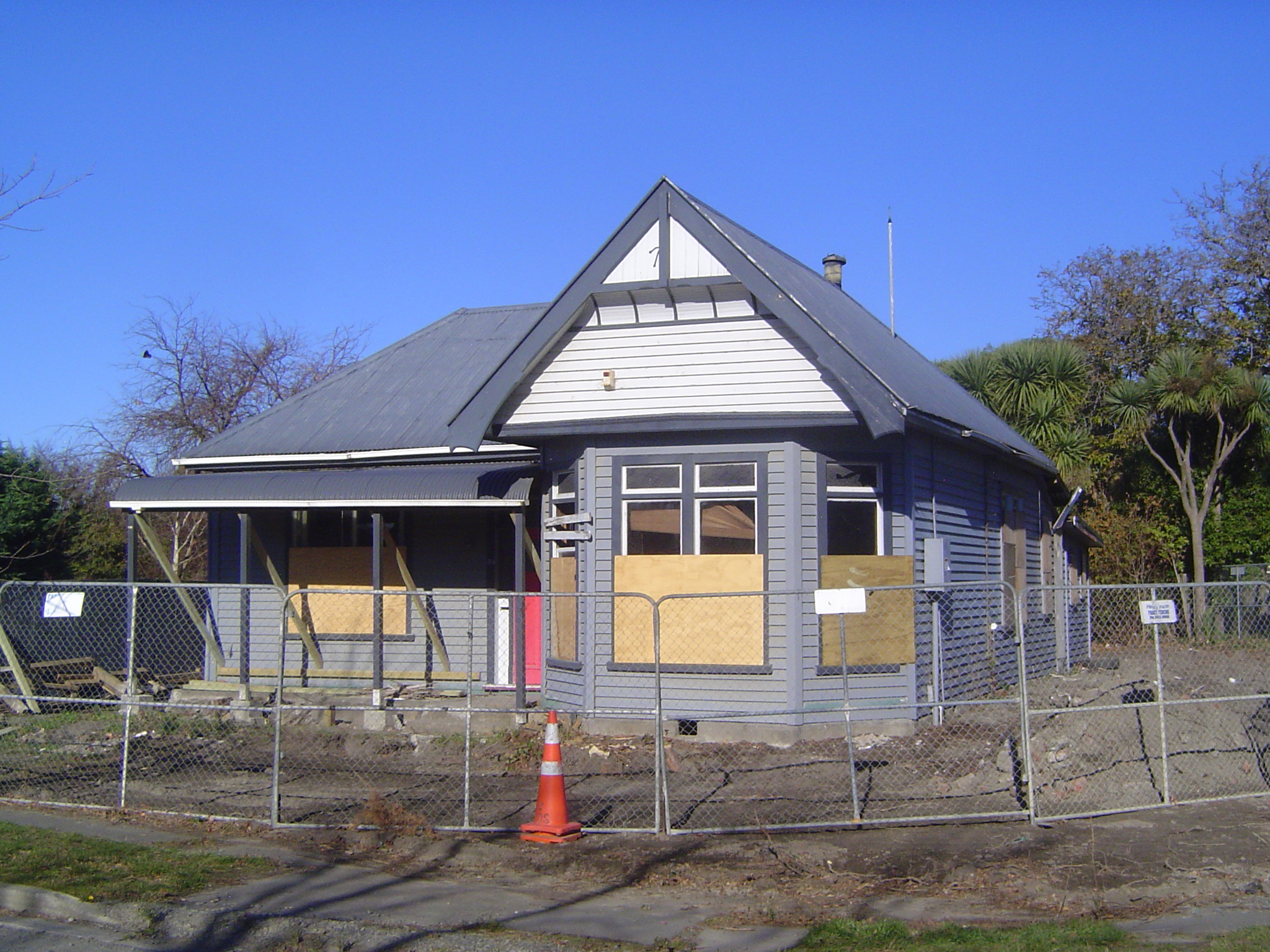 Here's a home that could have been repaired, if not for the wholesale condemnation. Owners within and beyond the boundary of the condemned a