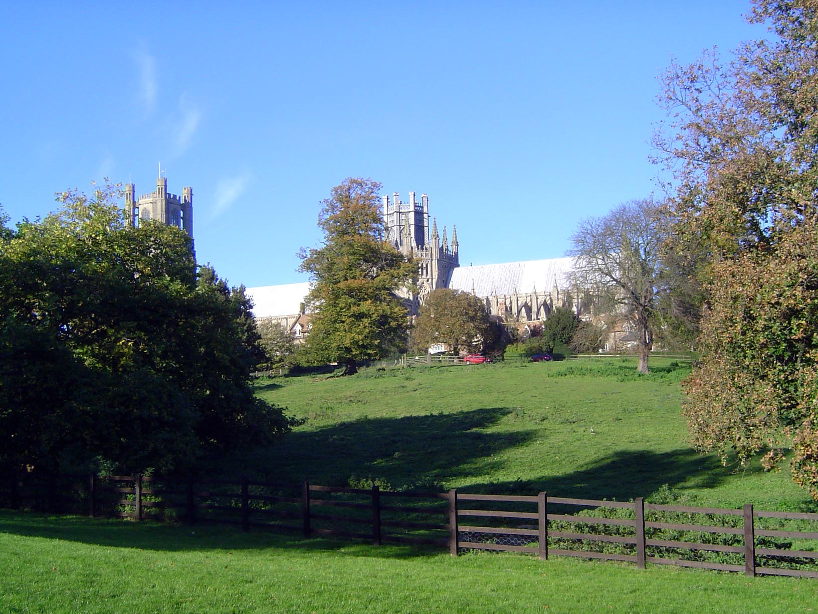 The cathedral is on a hill for the very good reason that Ely lies in the fens. Access was by boats until the 19th century and its railways.