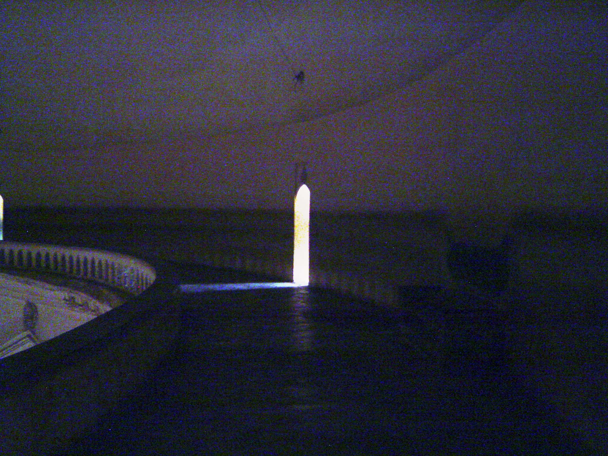 A gallery circles the dome and attracts visitors drawn mostly by its acoustic properties. A century ago, Cousins wrote p. 25-6, "The footfal