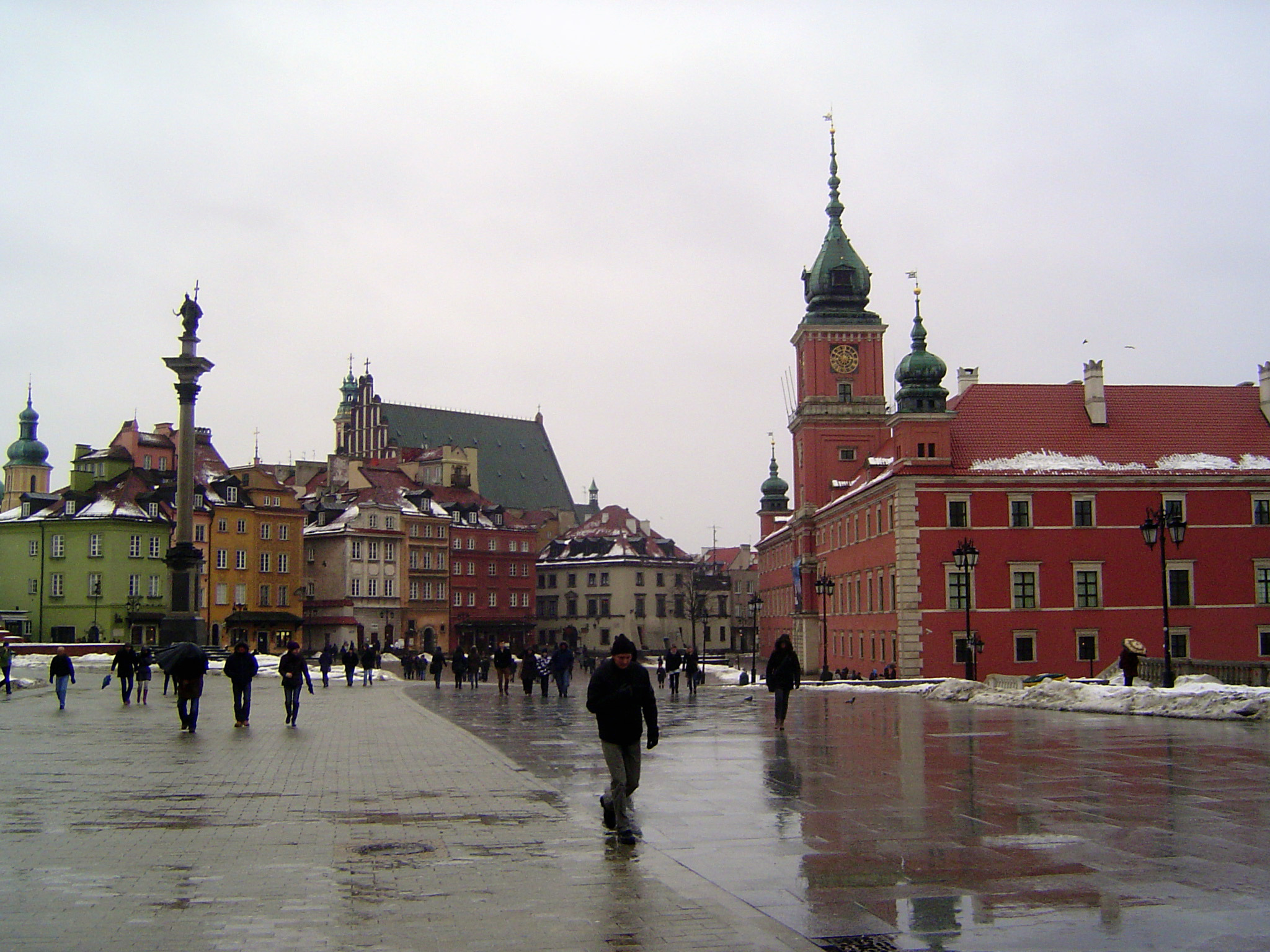 Looks traditional, doesn't it? But there's almost nothing old in this picture of Castle Square except the bronze statue of King Zygmunt, whi