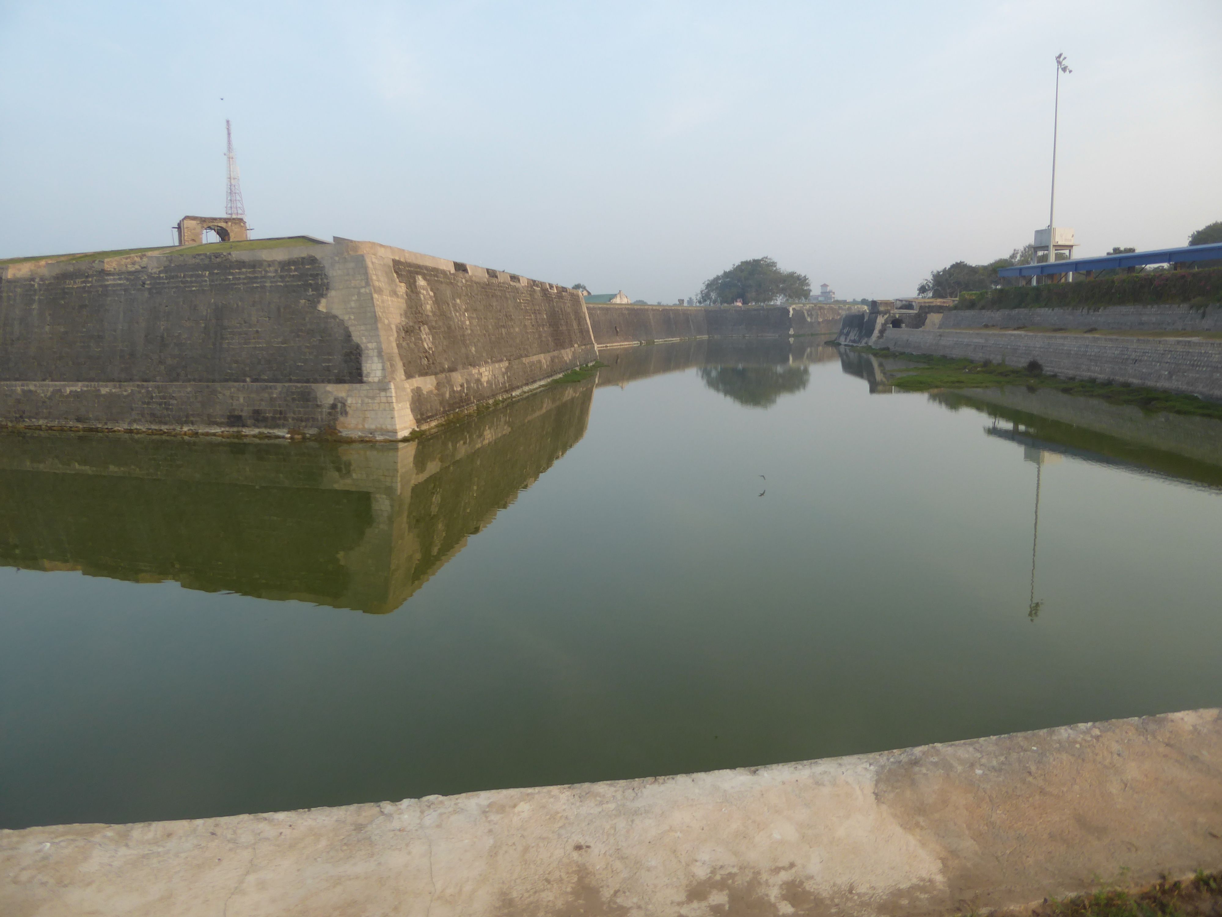 W.A. Nelson, writing in The Dutch Forts of Sri Lanka 1984 calls Jaffna Fort "the Netherlanders' ideal.... Everything was done to the latest