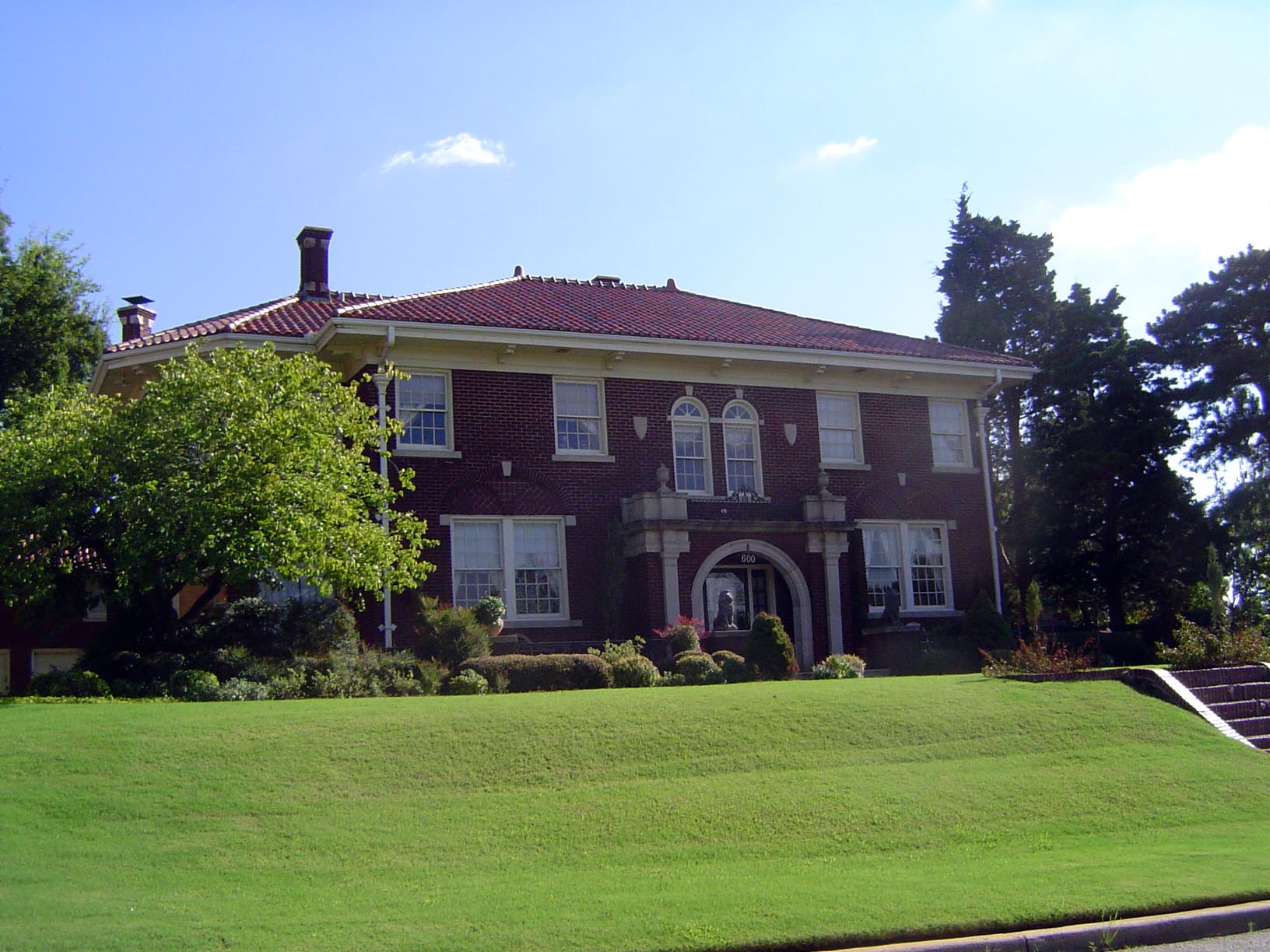A third house from 1928. At 600 NE 17th, it sold in 2003 for $375,000 and two years later for $470,000.