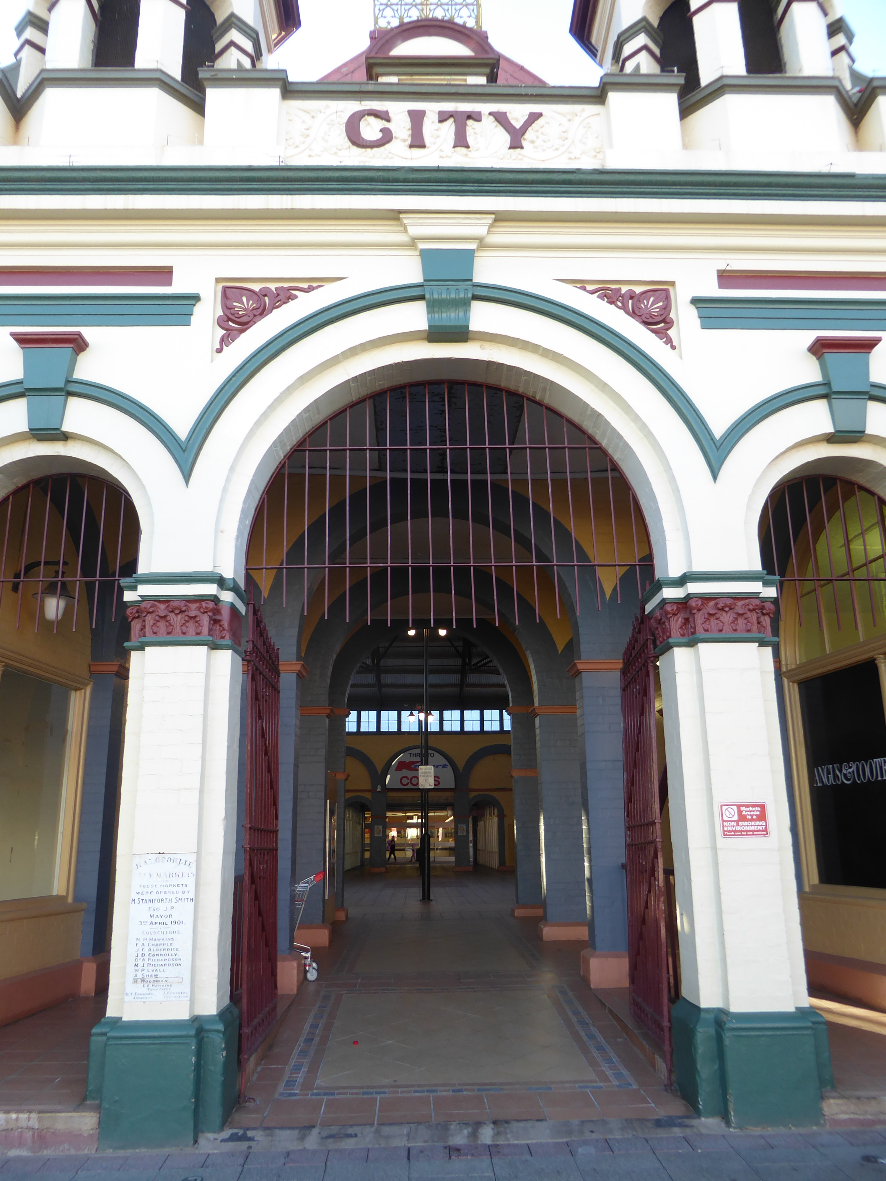 The interior courtyard was once presumably a busy place; now it's the entrance to a supermarket Cole's/Kmart and nearly all shoppers enter a