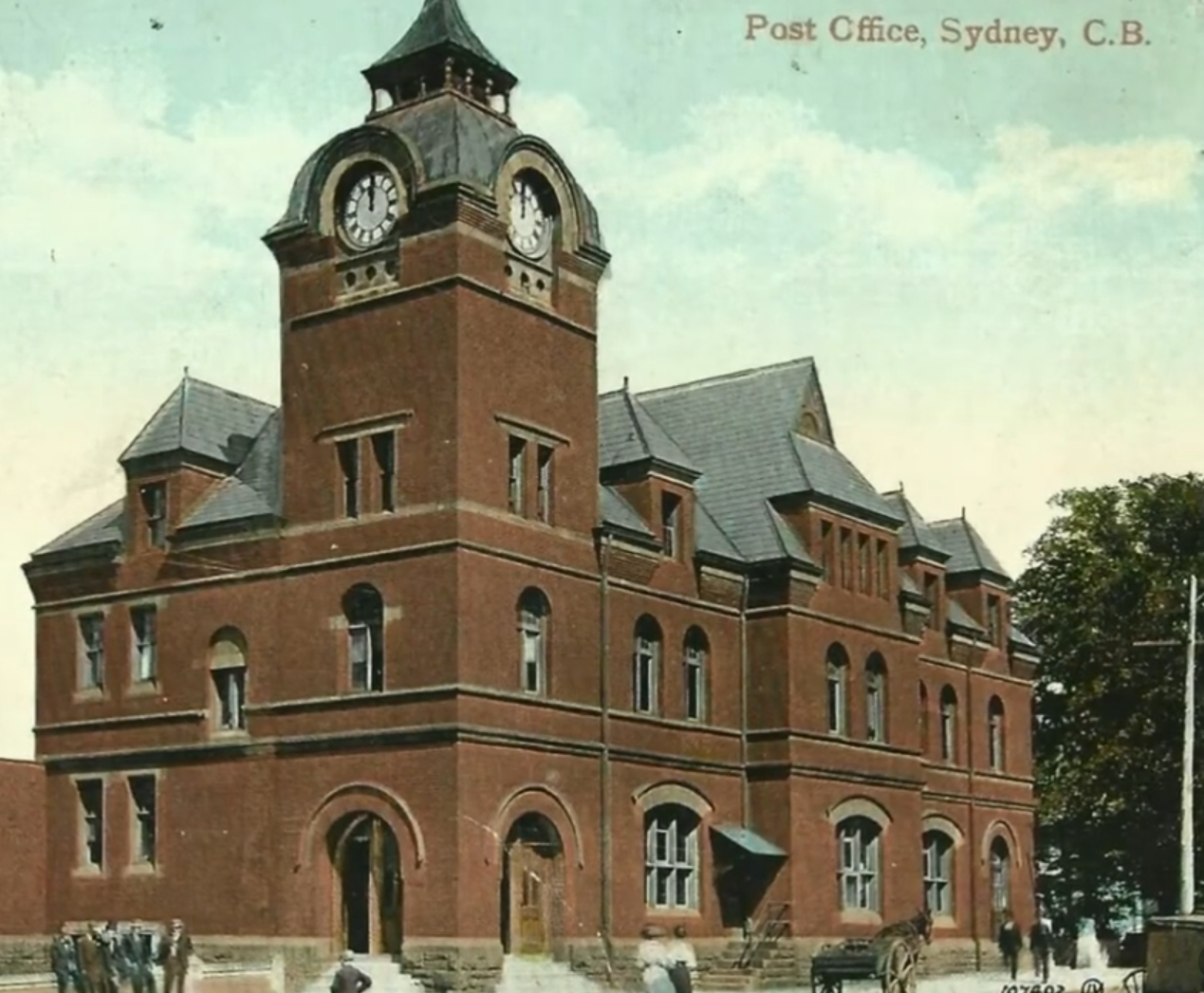 Here, thanks to the postcard's caption, is 1900 Sydney's now-vanished post office.