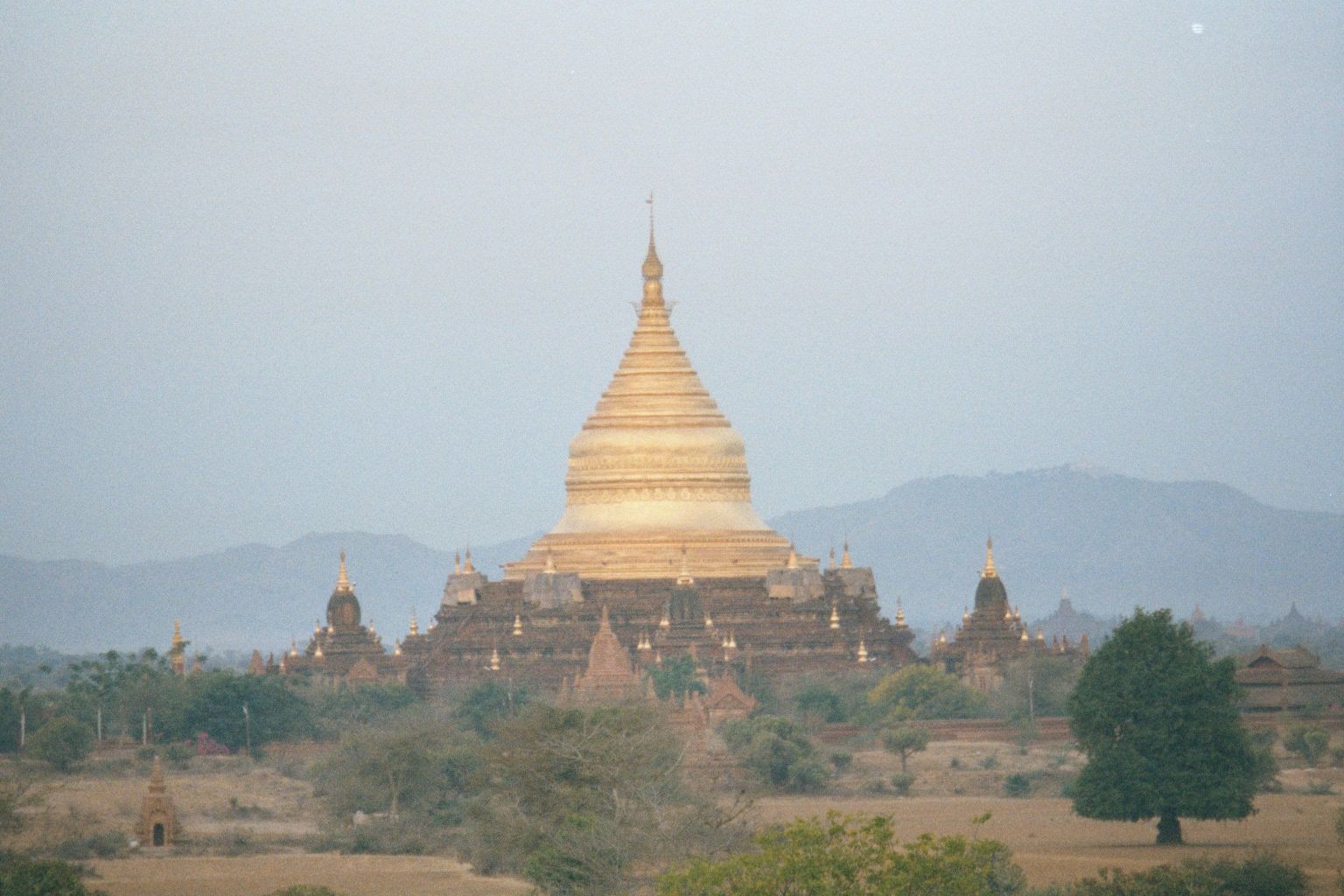 Here, in the Dhamma-yazika, is a uniquely Burman innovation: pentagonal terraces. Completed in 1196 by Sithu II, the pagoda indicates the st