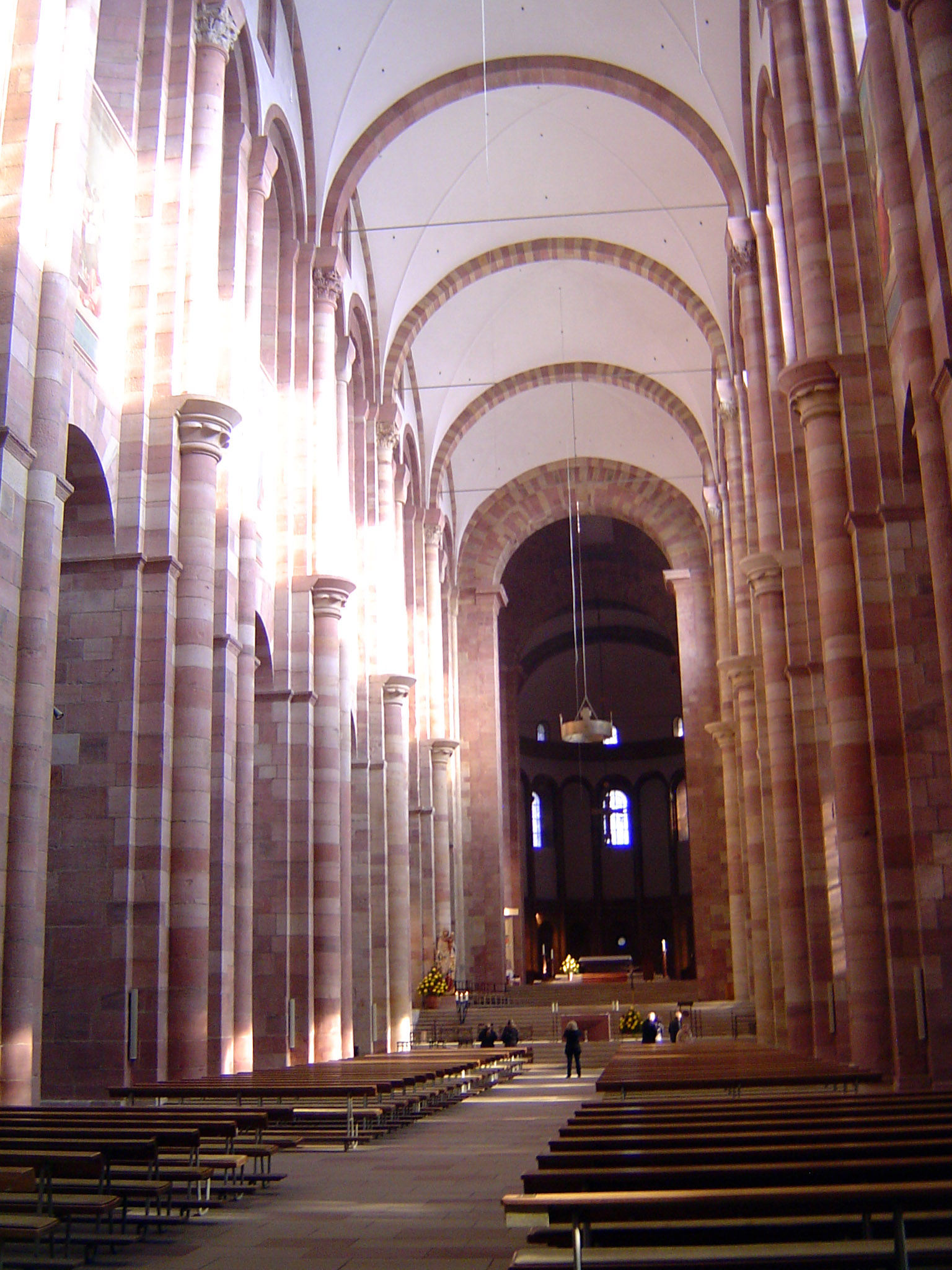 As consecrated in 1061, the roof was made of flat wooden boards. Thirty years later, Henry IV ordered the nave to be raised five meters and