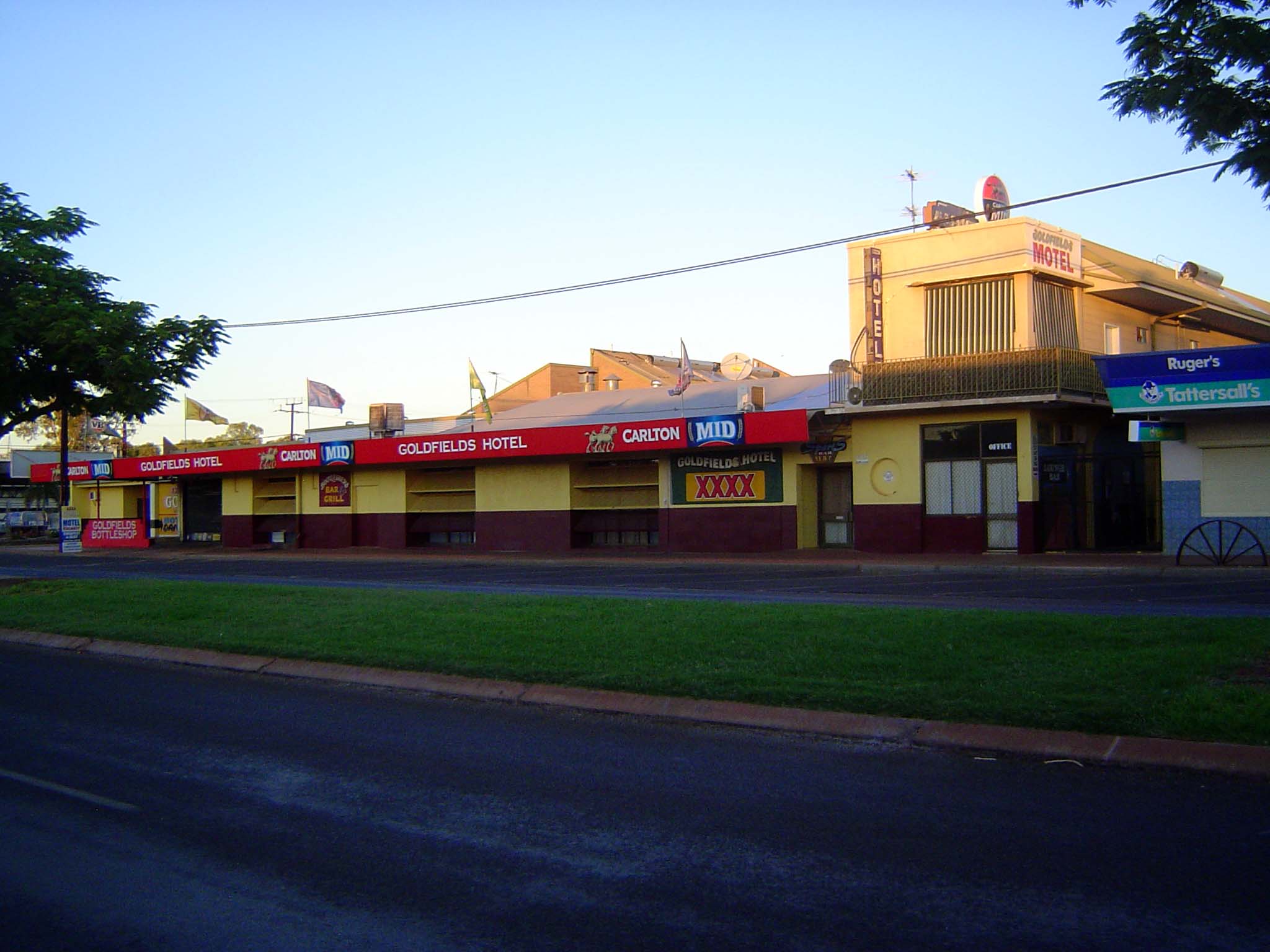 Sunrise at the Goldfields, its name a reminder that the town was established after gold was discovered by a lineman. That was in 1925, which