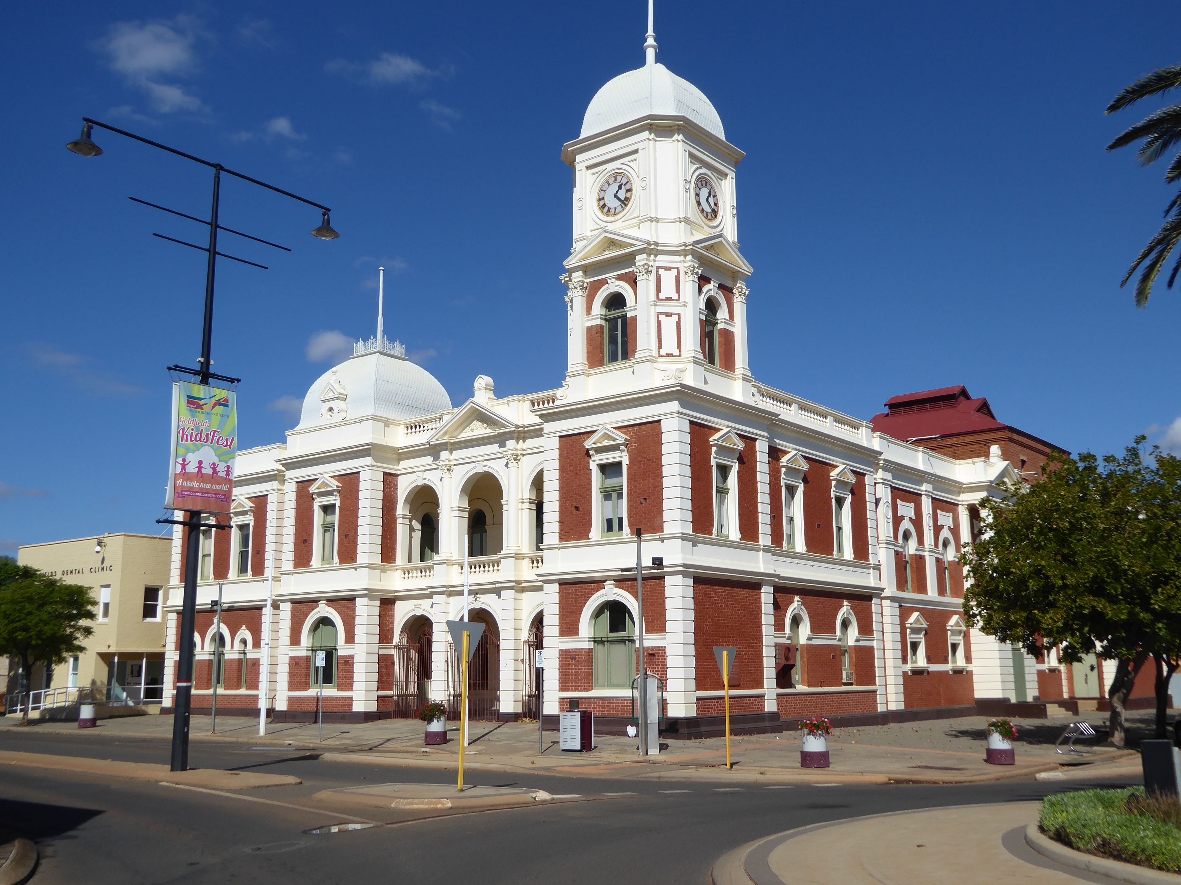 The claims map showed Kalgoorlie's southern neighbor, Boulder, also hard against the Golden Mile. Here's Boulder's town hall, its untrimmed