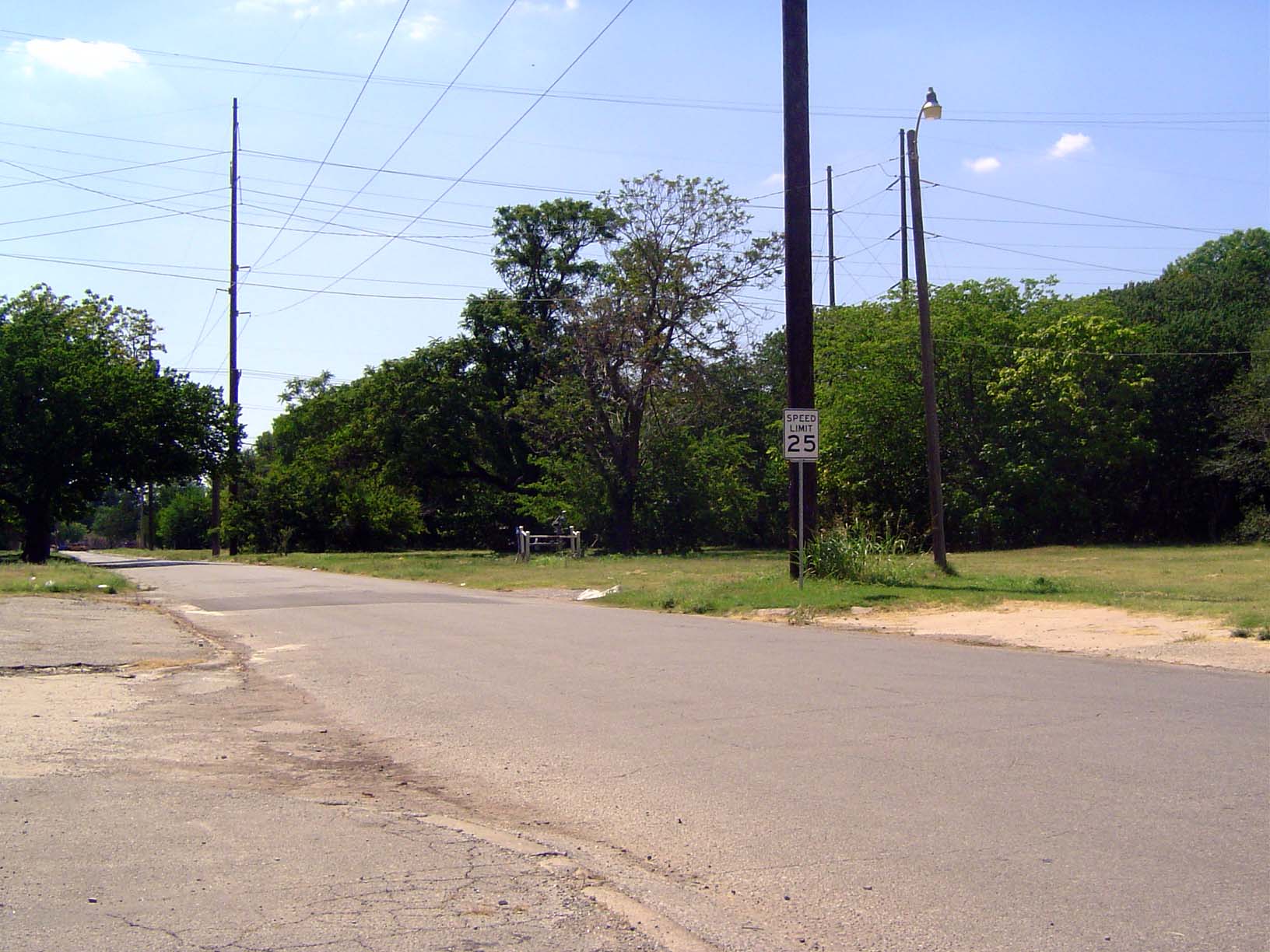 Many blocks between the old and new highways stand vacant, awaiting redevelopment.