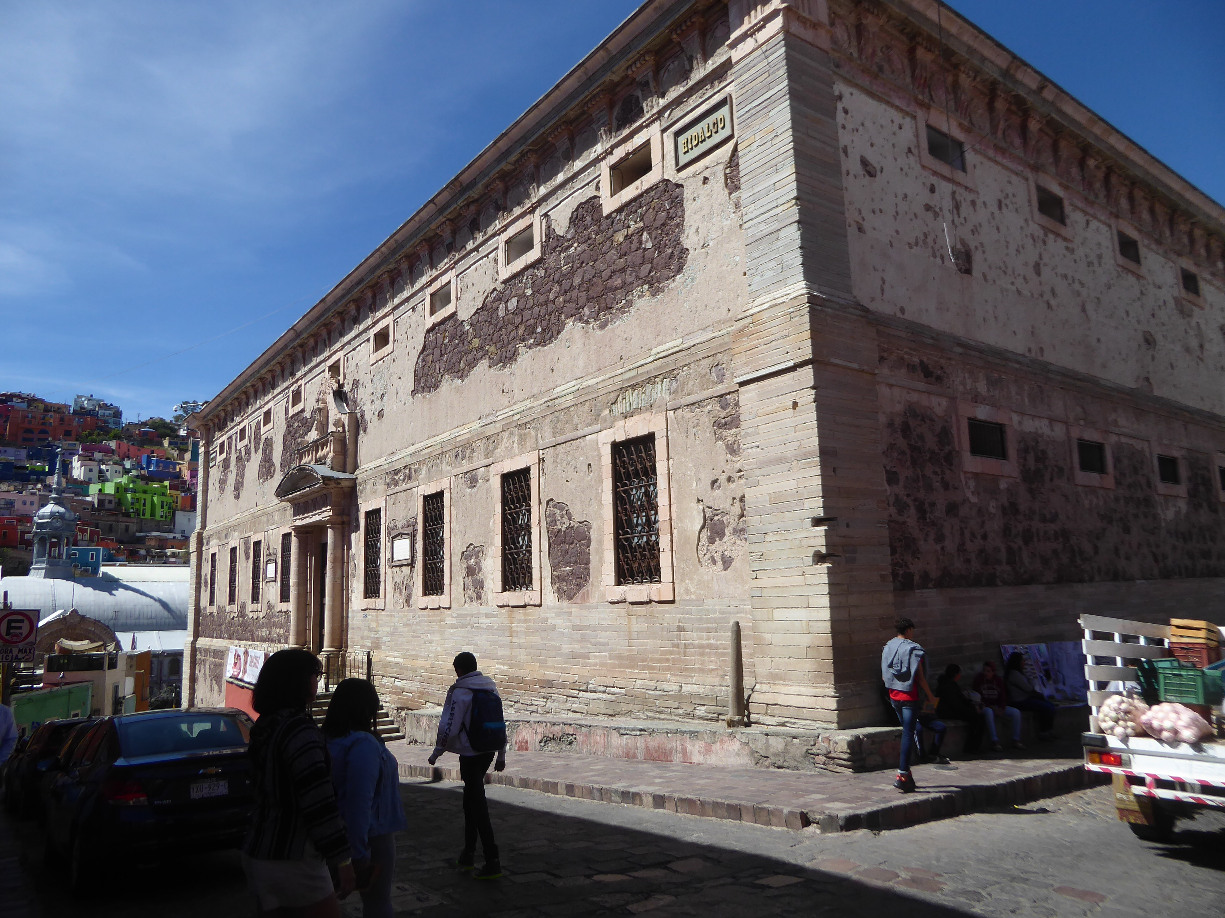 And here, plain as day, is the name "Hidalgo," for Miguel Hidalgo y Costilla, the priest who led the revolution and who wrote of the gachapi