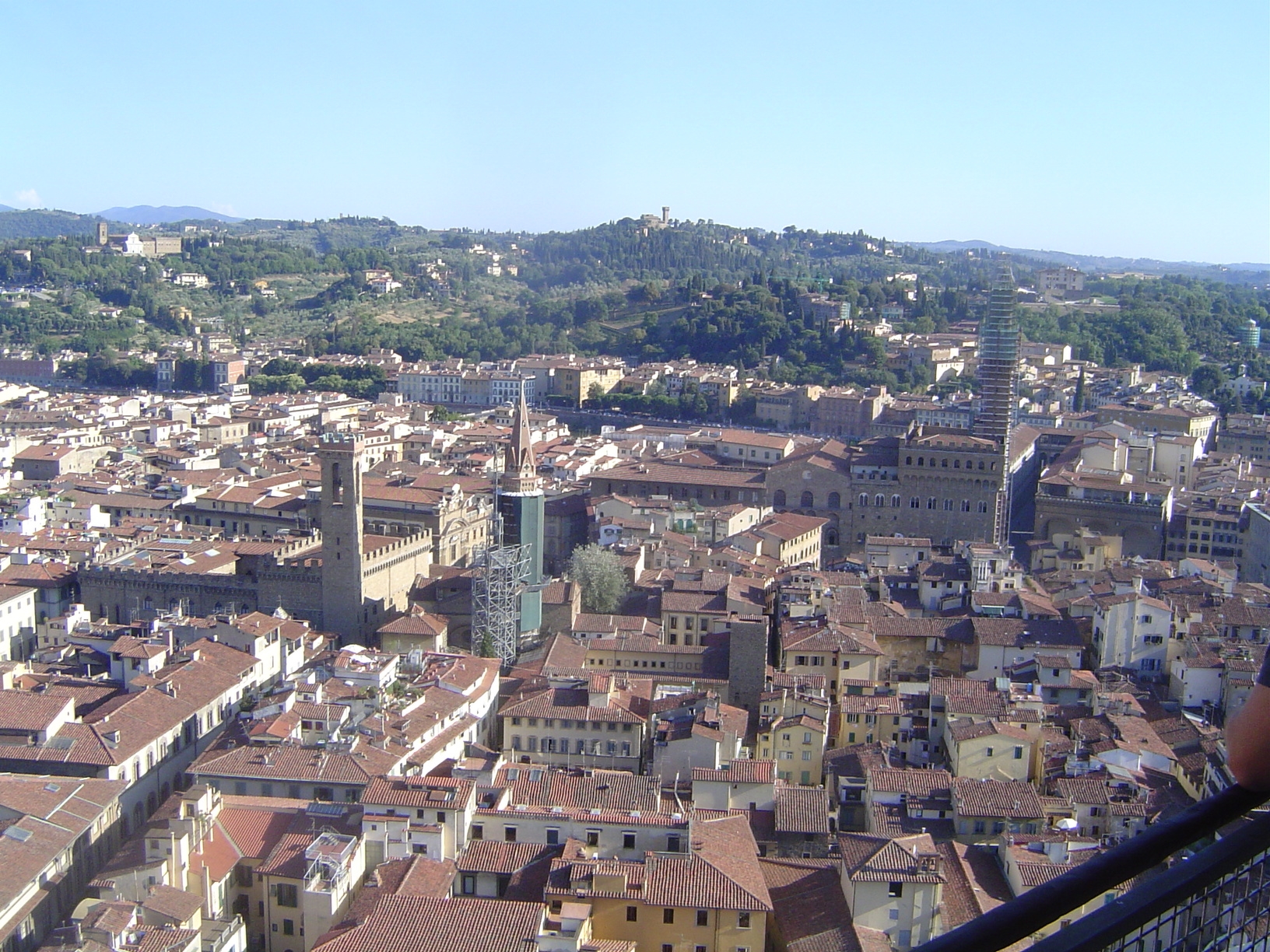 The Bargello is on the left now, with the architecturally similar Palazzo Vecchio on the right.