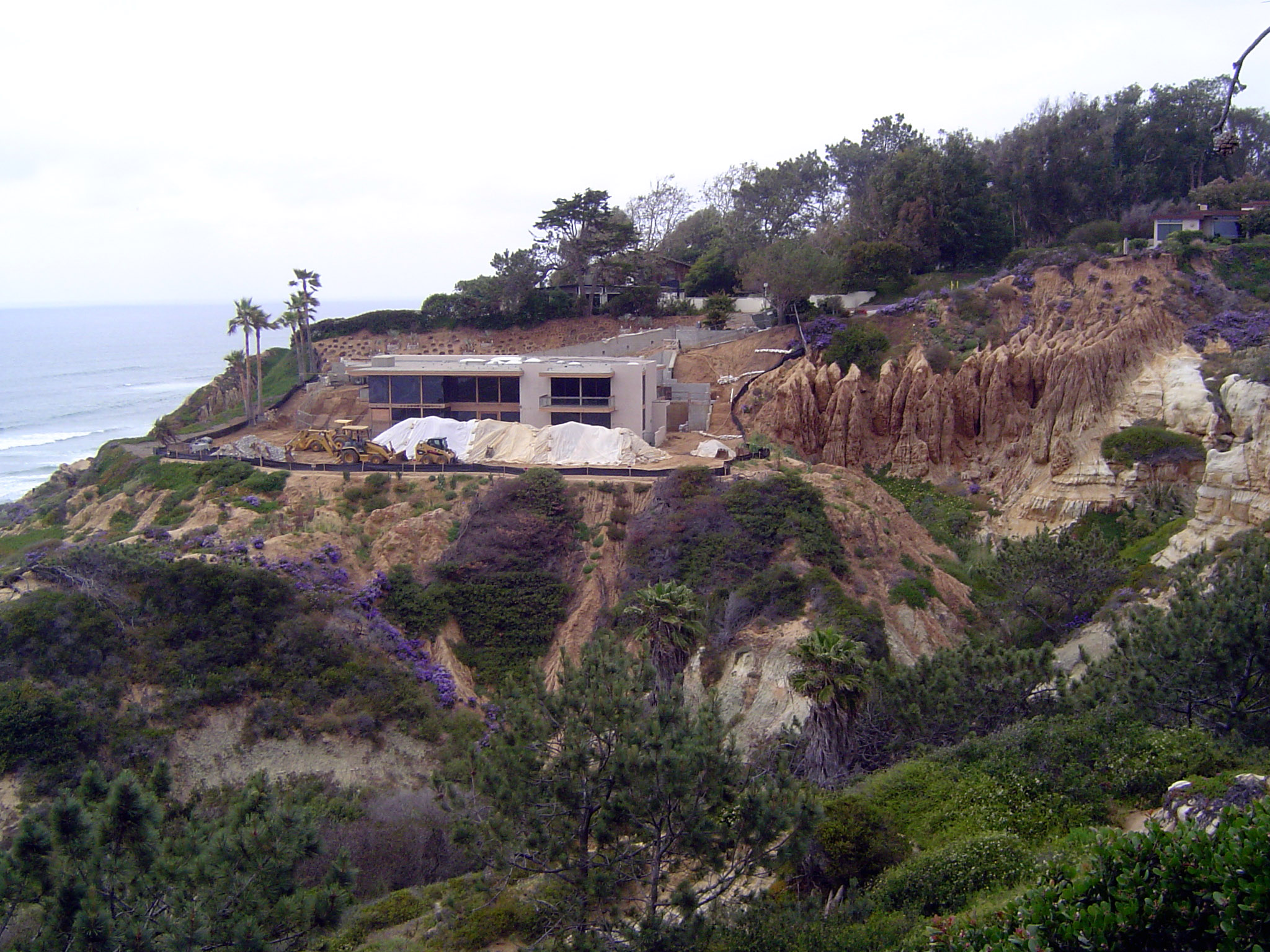 Soft cliffs don't deter Californians.