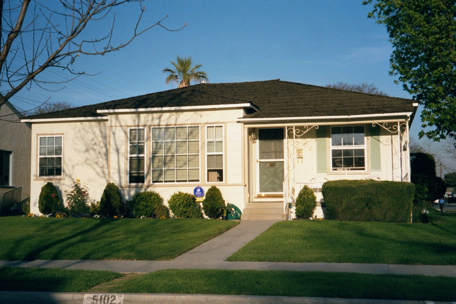 By 1954, they had built 17,000 homes, although some were in adjoining Carson Park. This was an assembly-line operation, with houses knocked