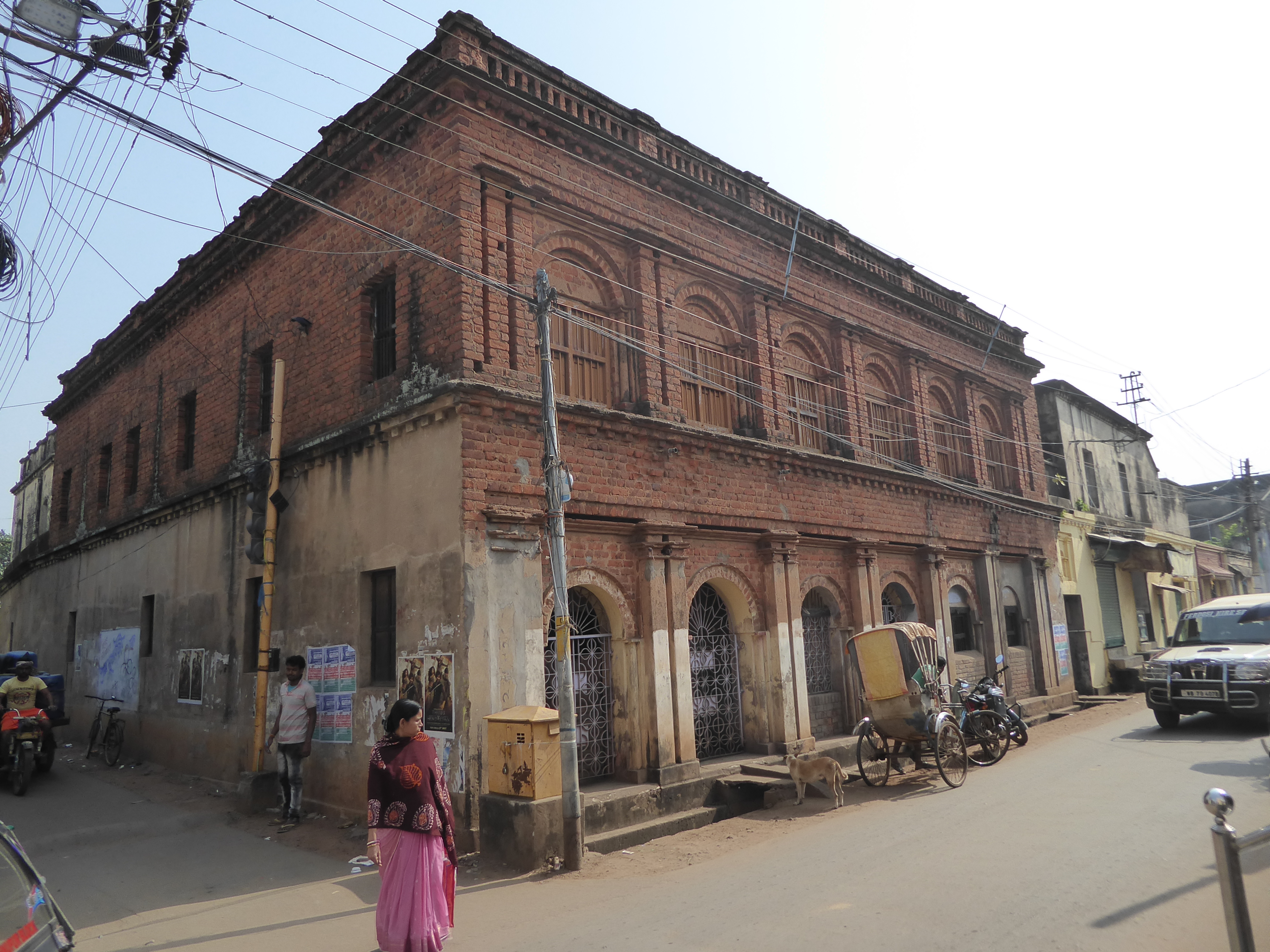 There aren't many relics of the early stages of Bishnupur's modernization or westernization or europeanization. But we know that conditions