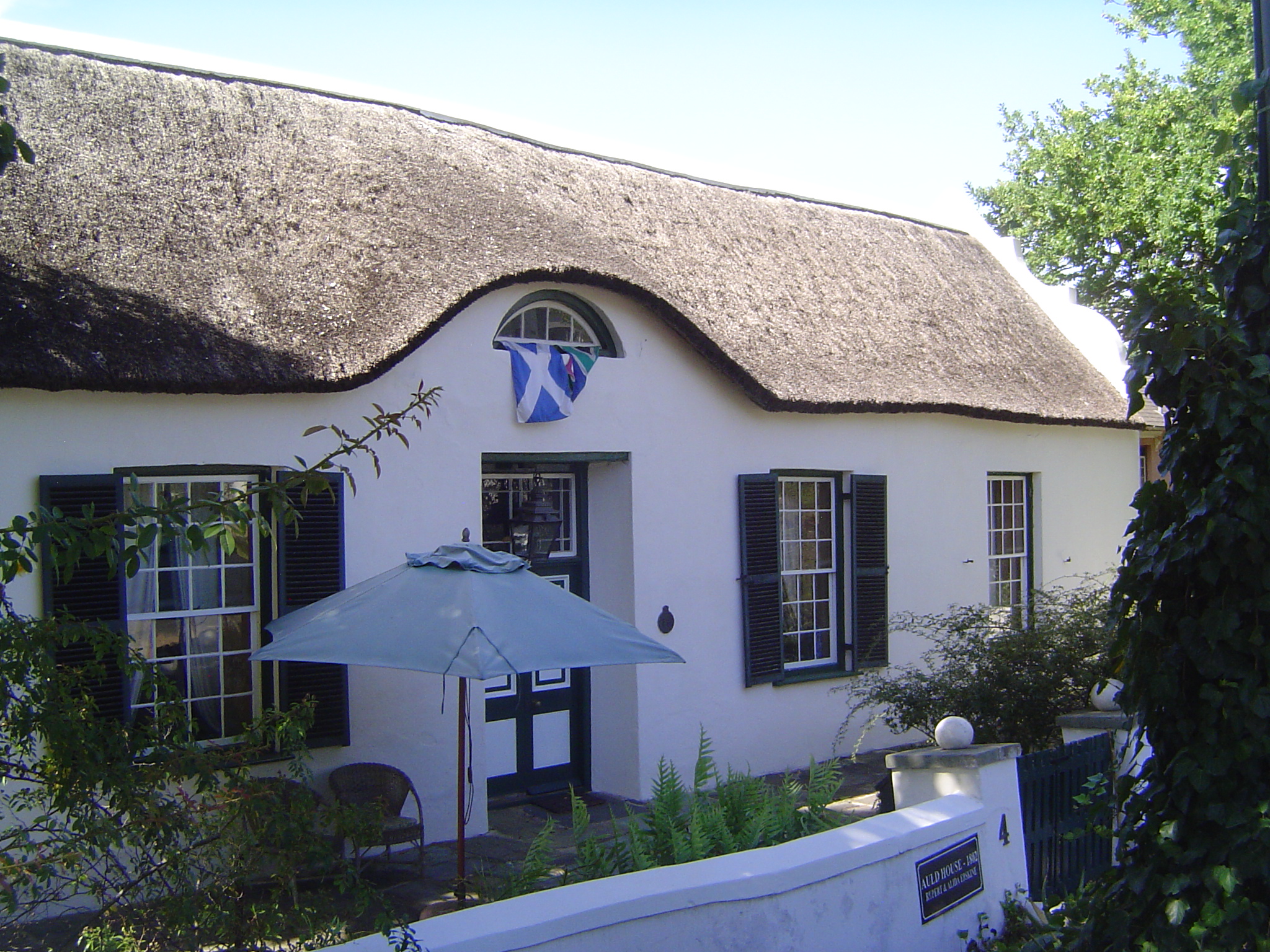 The Auld House was the home of the prominent Barry family. The founder, Joseph Barry, arrived in 1817 but did not marry and settle until 182