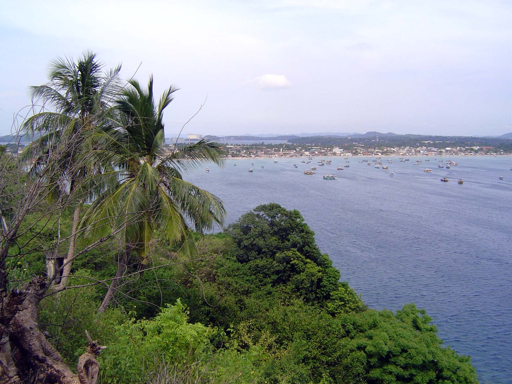Looking back to the town, whose position on the linking spit is shown well here, along with the two anchoring grounds on either side of the